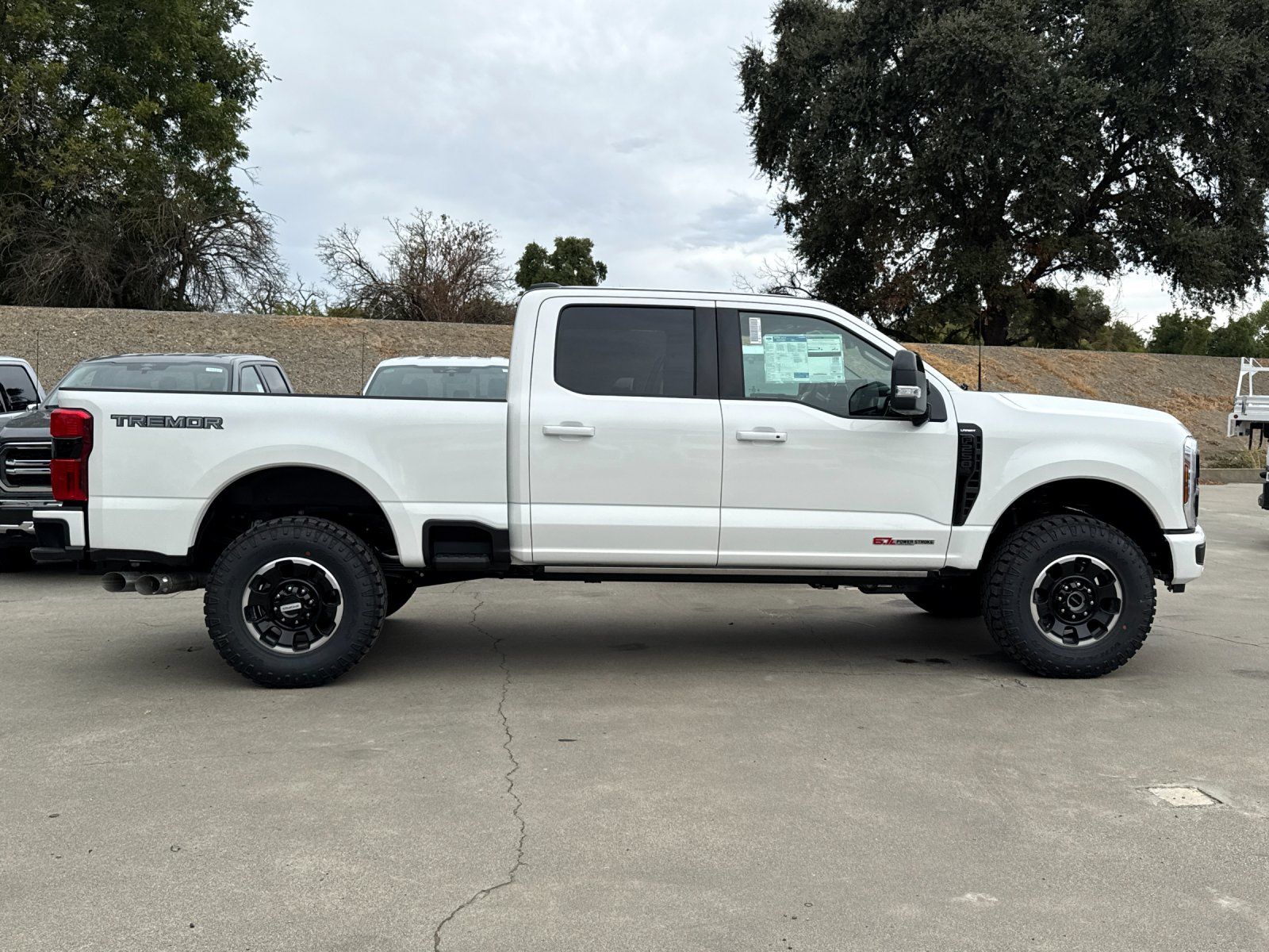 2026 Ford F-250 Lariat photo 2