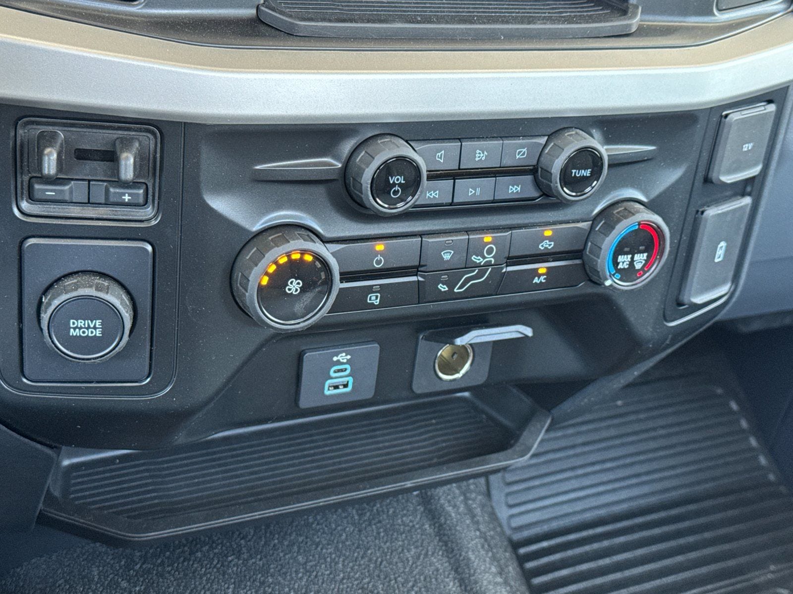 2024 Ford F-550 Super Duty Chassis Cab XL - Photo 20