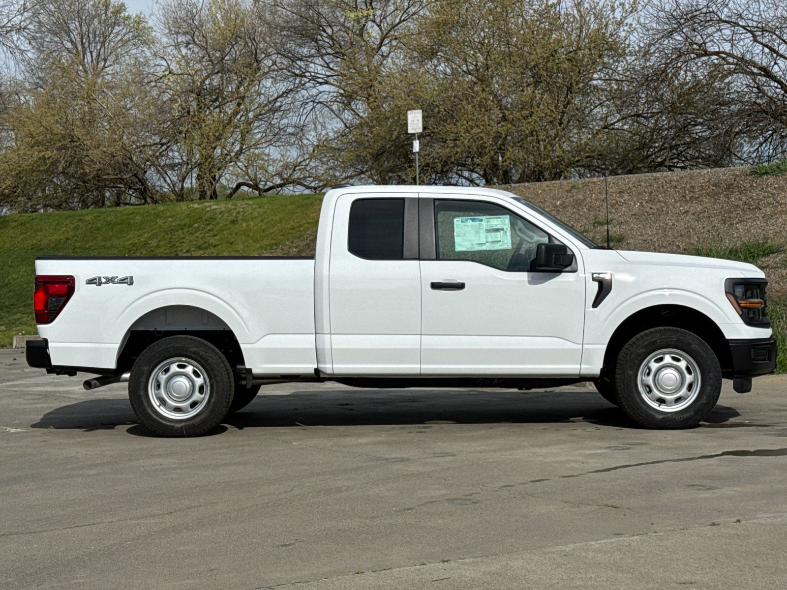 2025 Ford F-150 XL photo 2