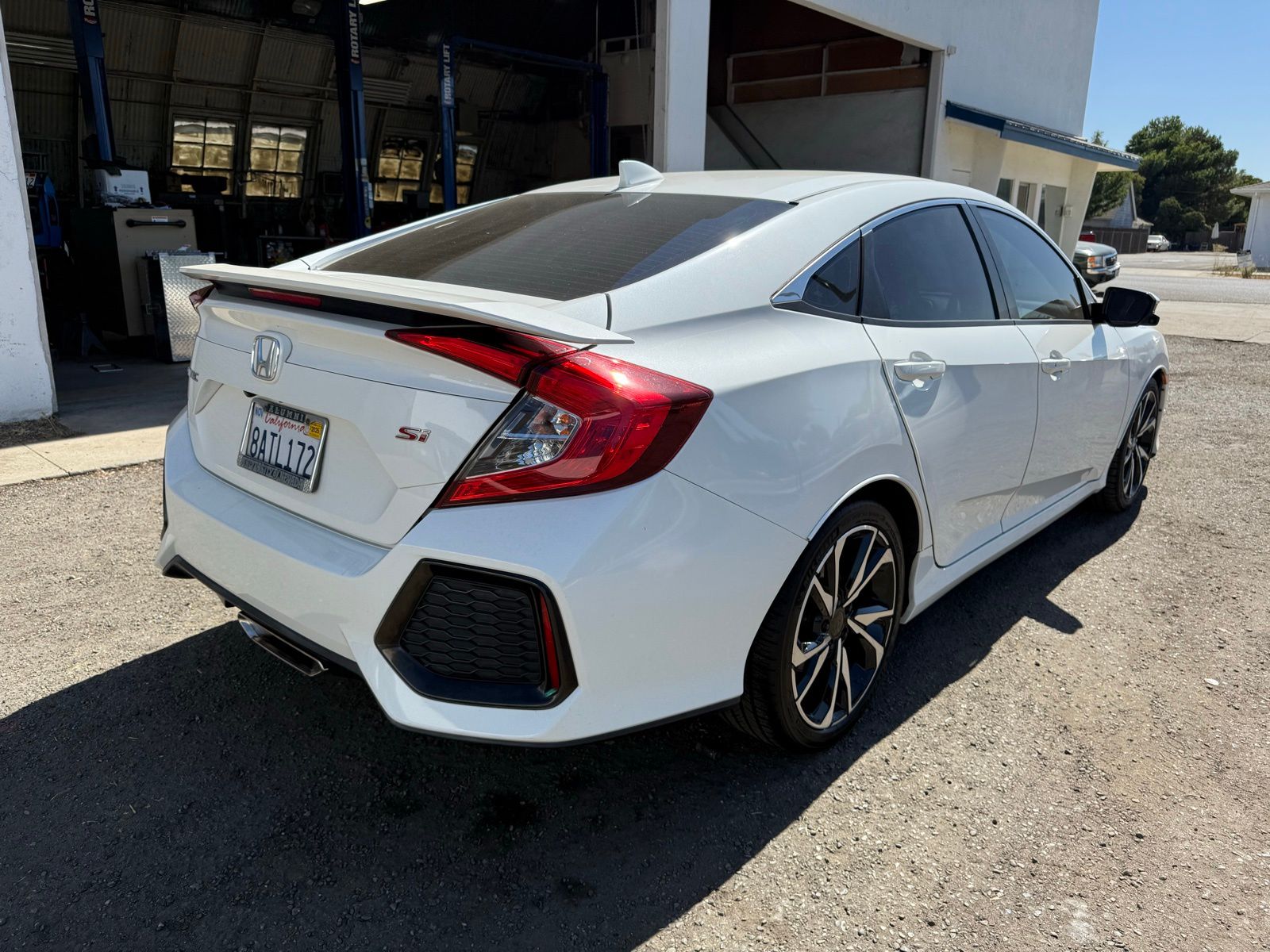 2017 Honda Civic Si photo 2