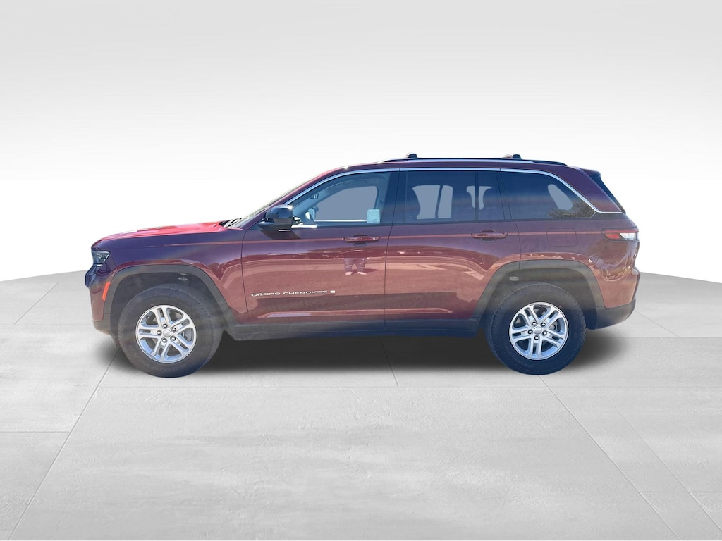 Certified 2023 Jeep Grand Cherokee Laredo 4x4 w/ Heated Seats SUV