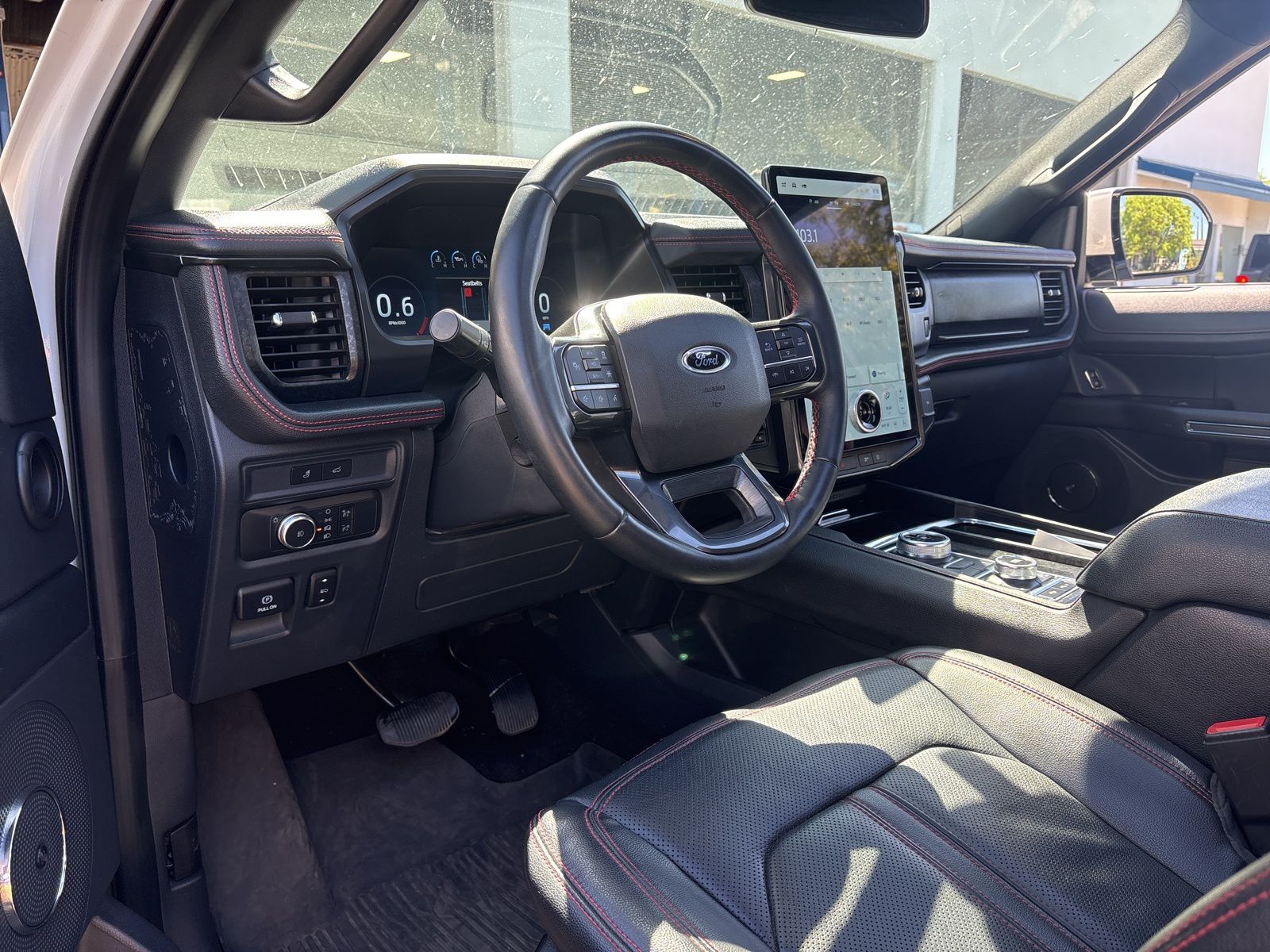 2022 Ford Expedition Max Limited Stealth 4x4 w/ Panoramic Moon Roof photo 5