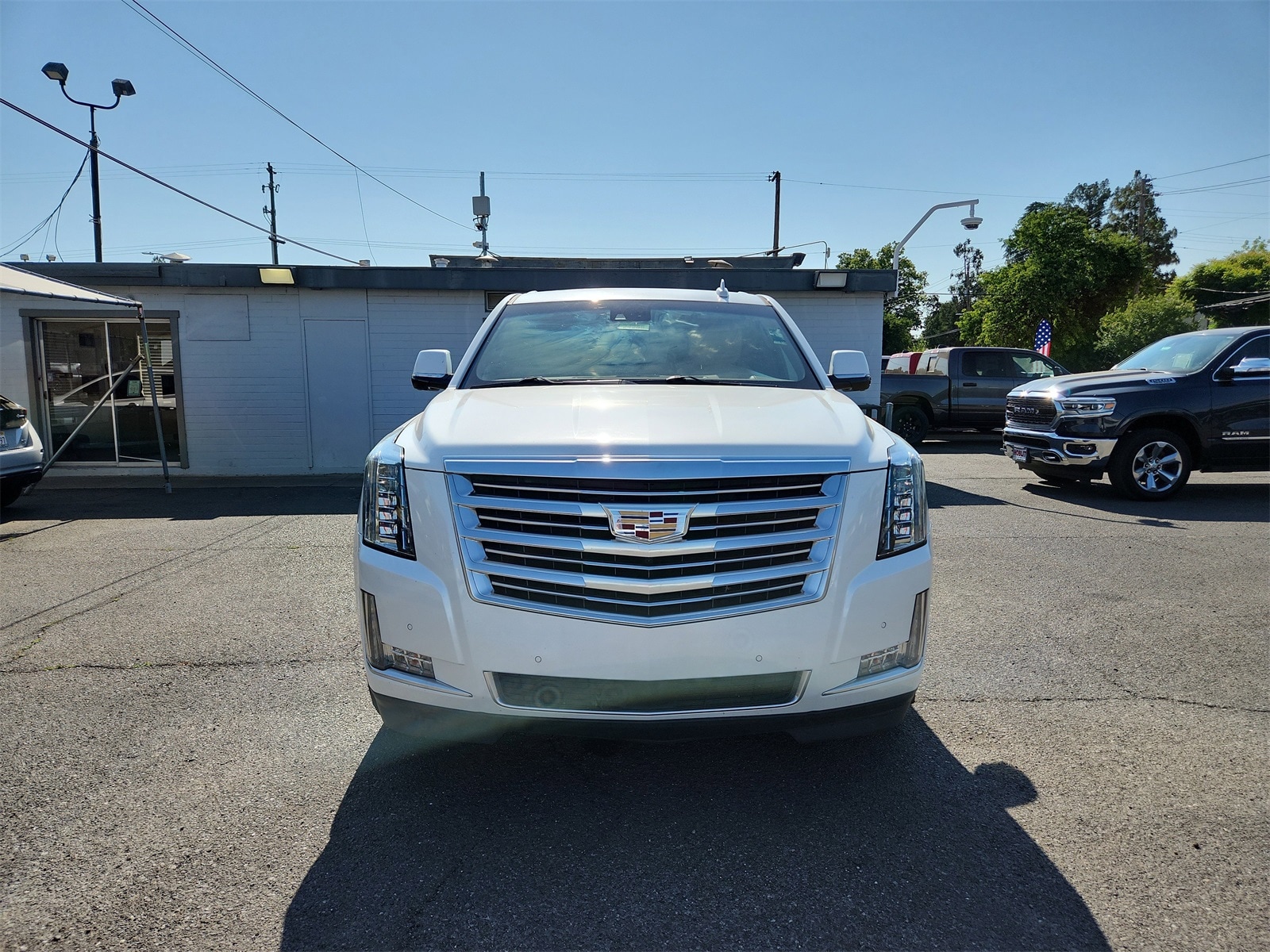 Certified 2018 Cadillac Escalade ESV Platinum with VIN 1GYS4KKJ1JR132044 for sale in Colusa, CA