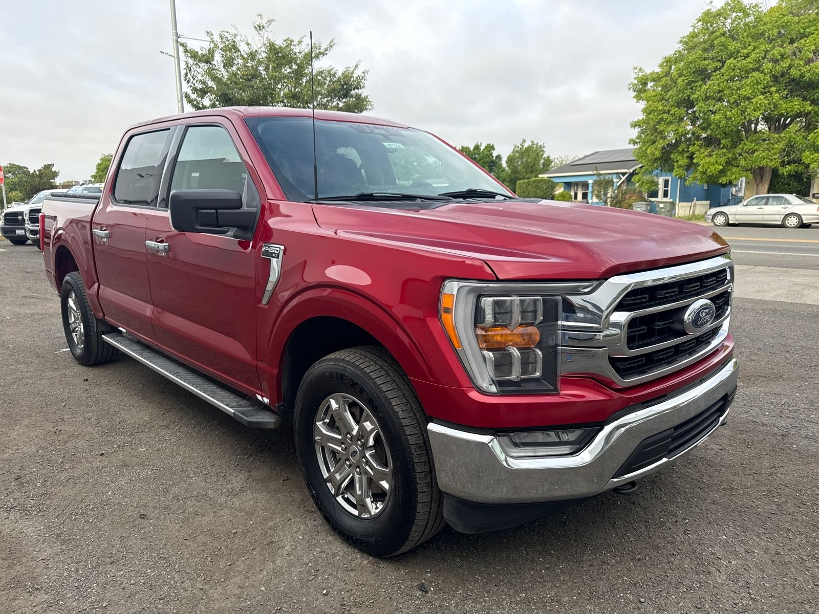 2022 Ford F-150 XLT Crew Cab 4x4 photo 6