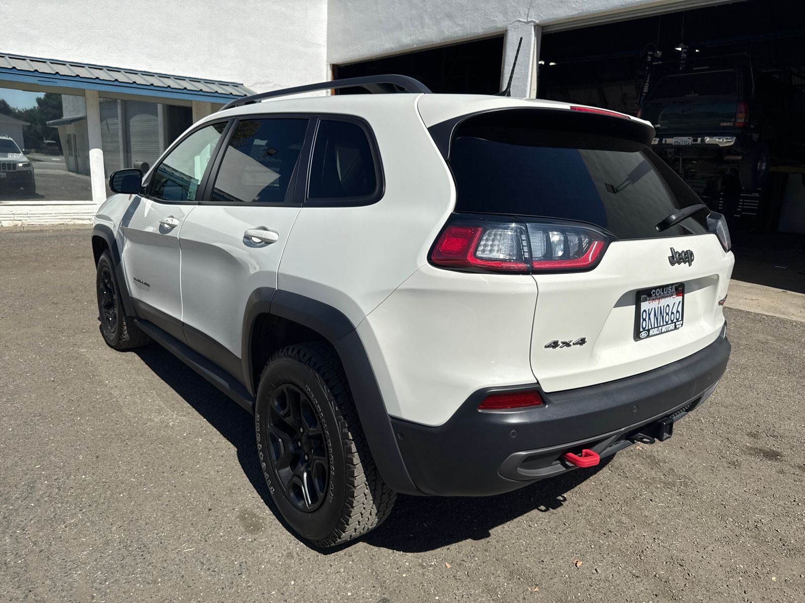 2019 Jeep Cherokee Trailhawk photo 2