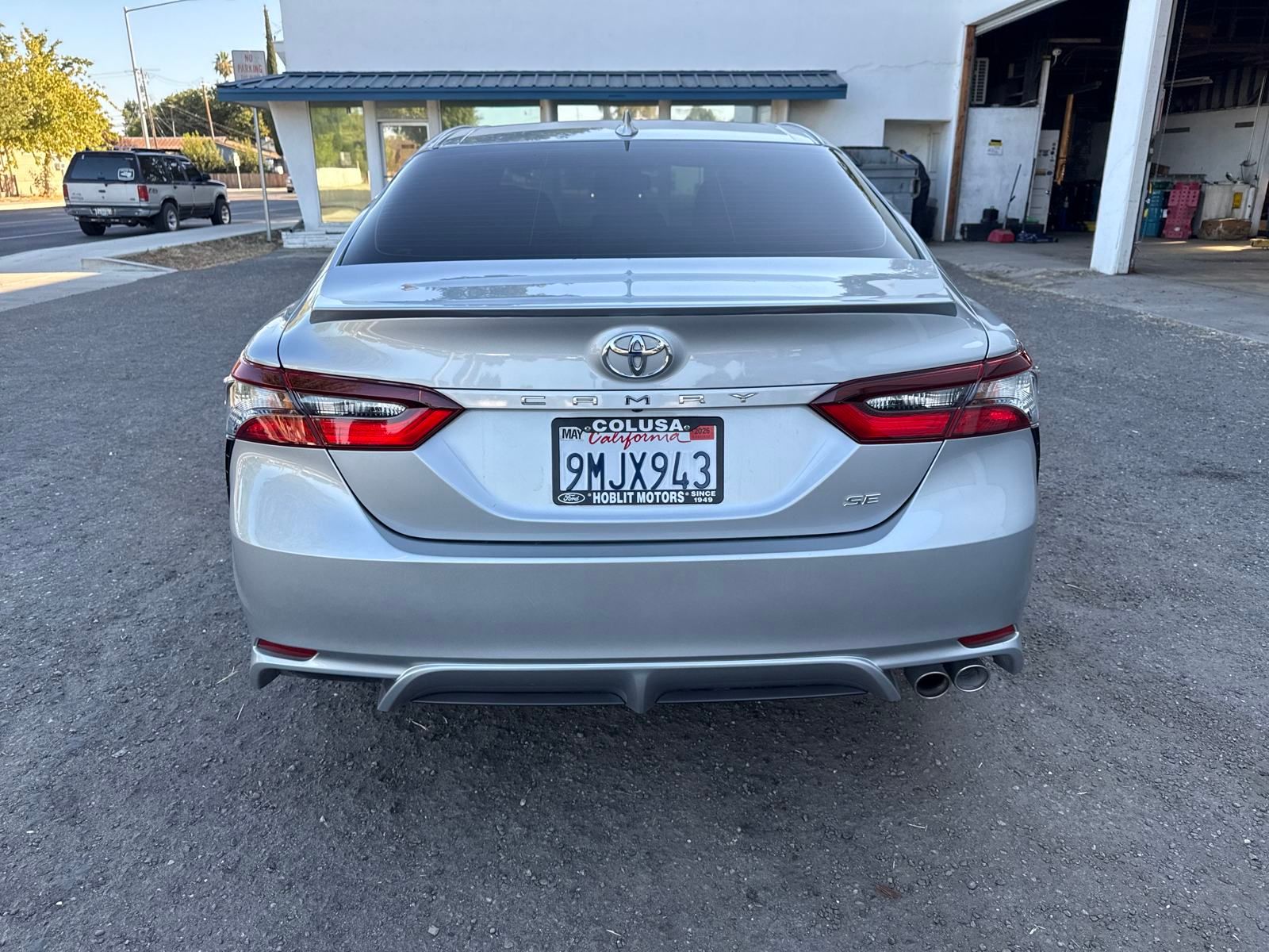 2022 Toyota Camry SE photo 4