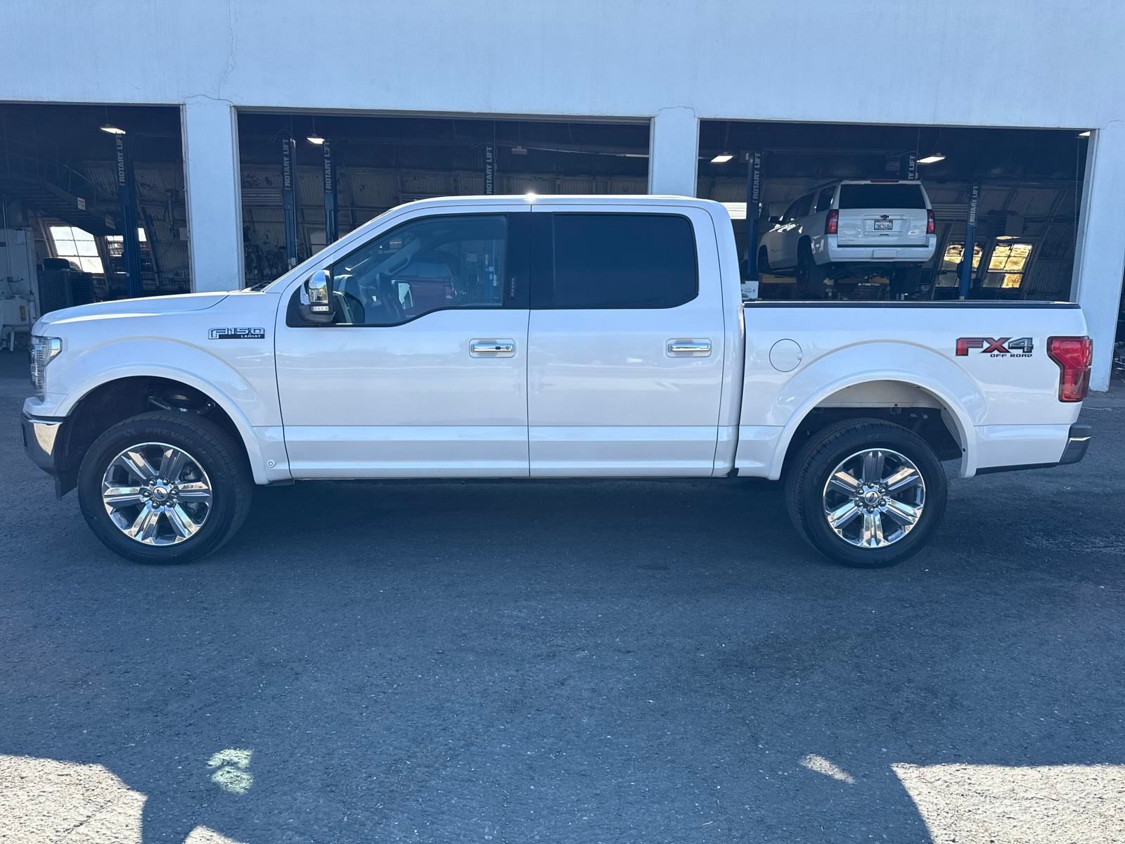 2018 Ford F-150 Lariat photo 2