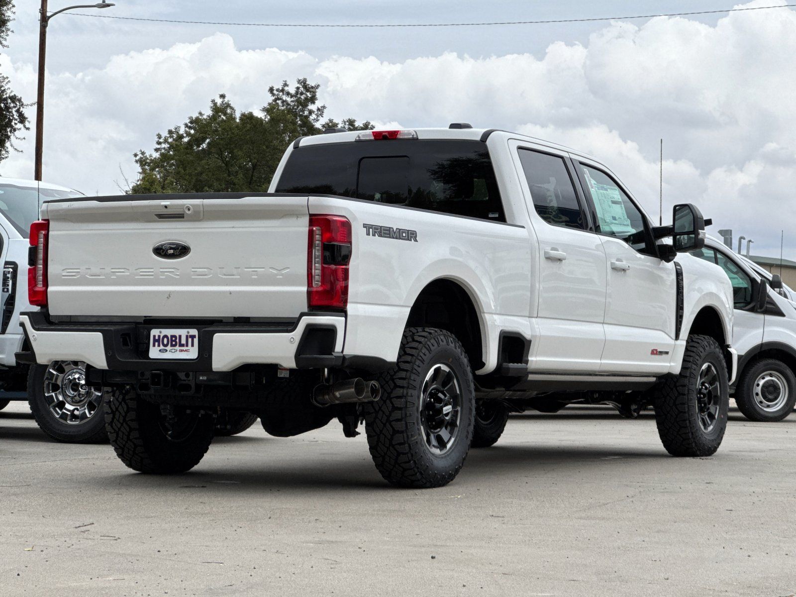 2026 Ford F-250 Lariat photo 3