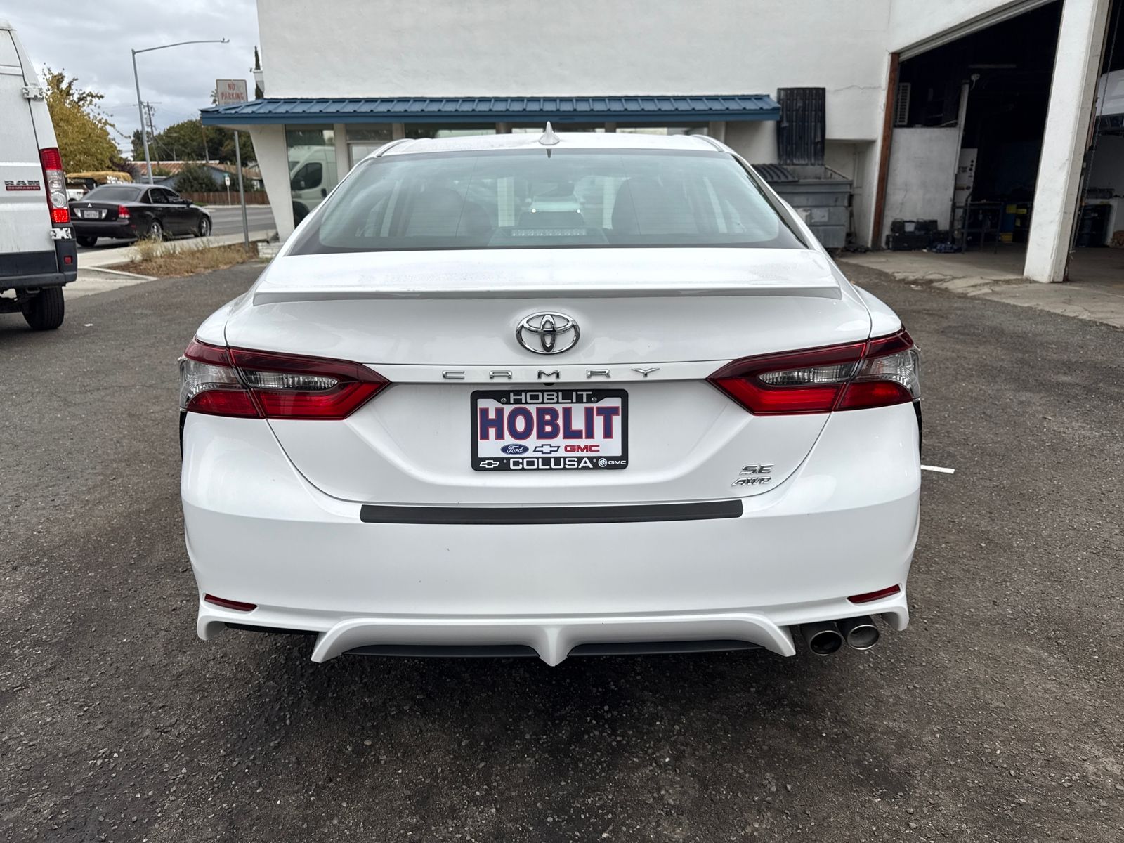 2023 Toyota Camry SE photo 4
