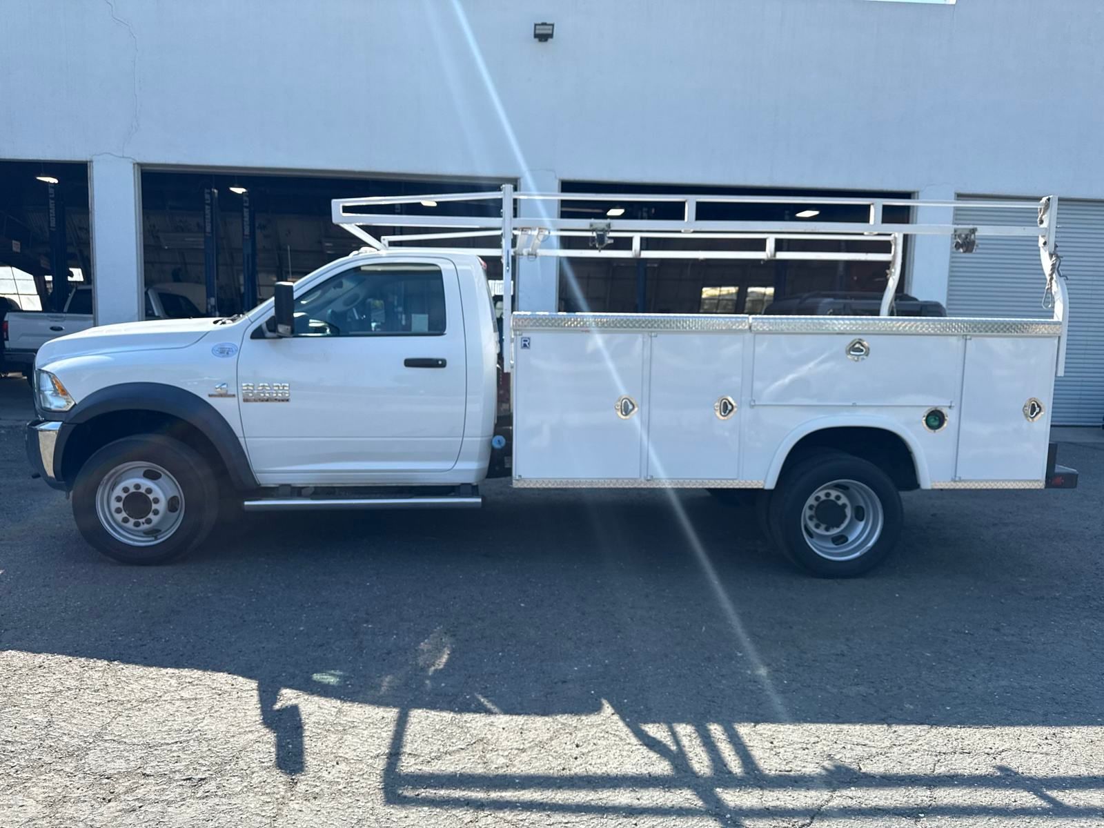 2018 Ram 5500 photo 2