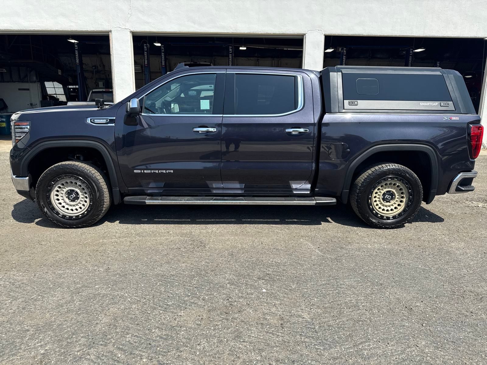 Certified 2022 GMC Sierra 1500 SLT with VIN 3GTUUDET9NG647290 for sale in Colusa, CA