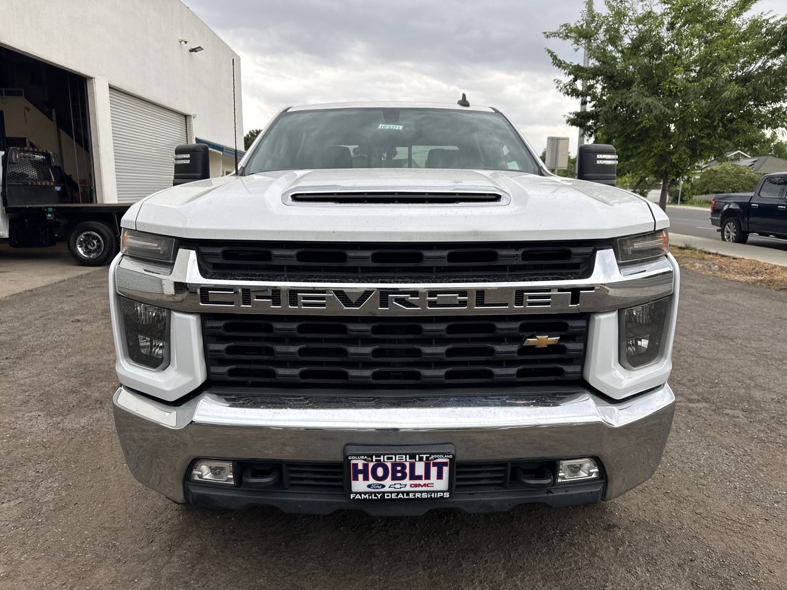 2020 Chevrolet Silverado 2500HD LT Crew Cab Short Bed 4x4 photo 3