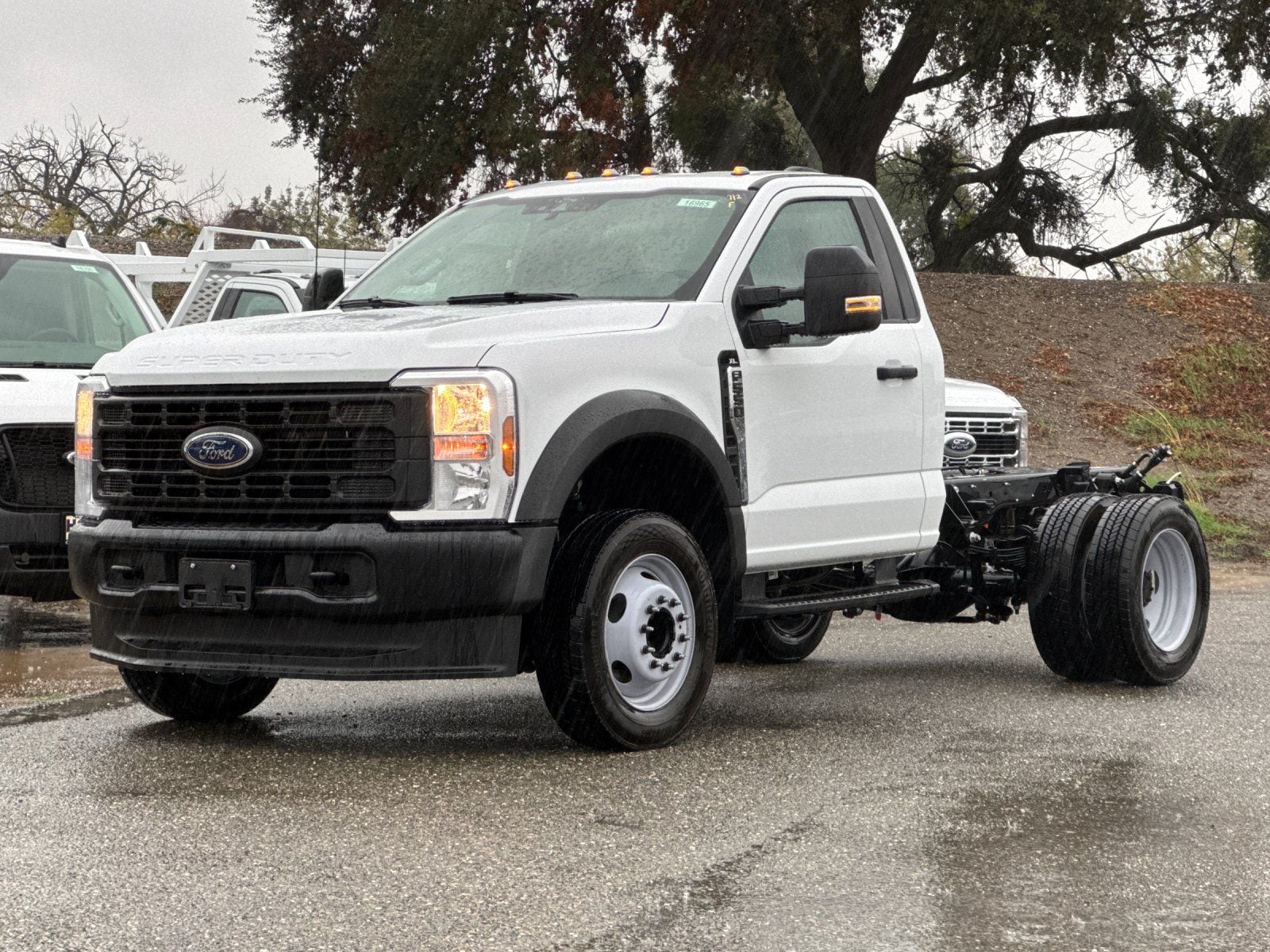 2025 Ford F-550 Super Duty Chassis Cab XL - Photo 7
