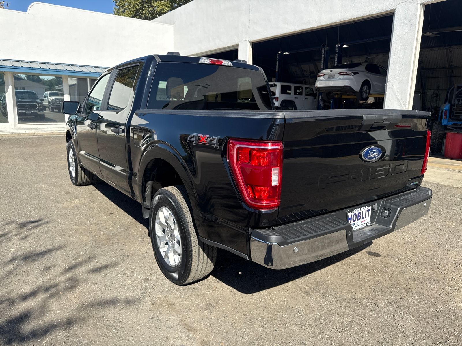 2023 Ford F-150 XLT photo 2