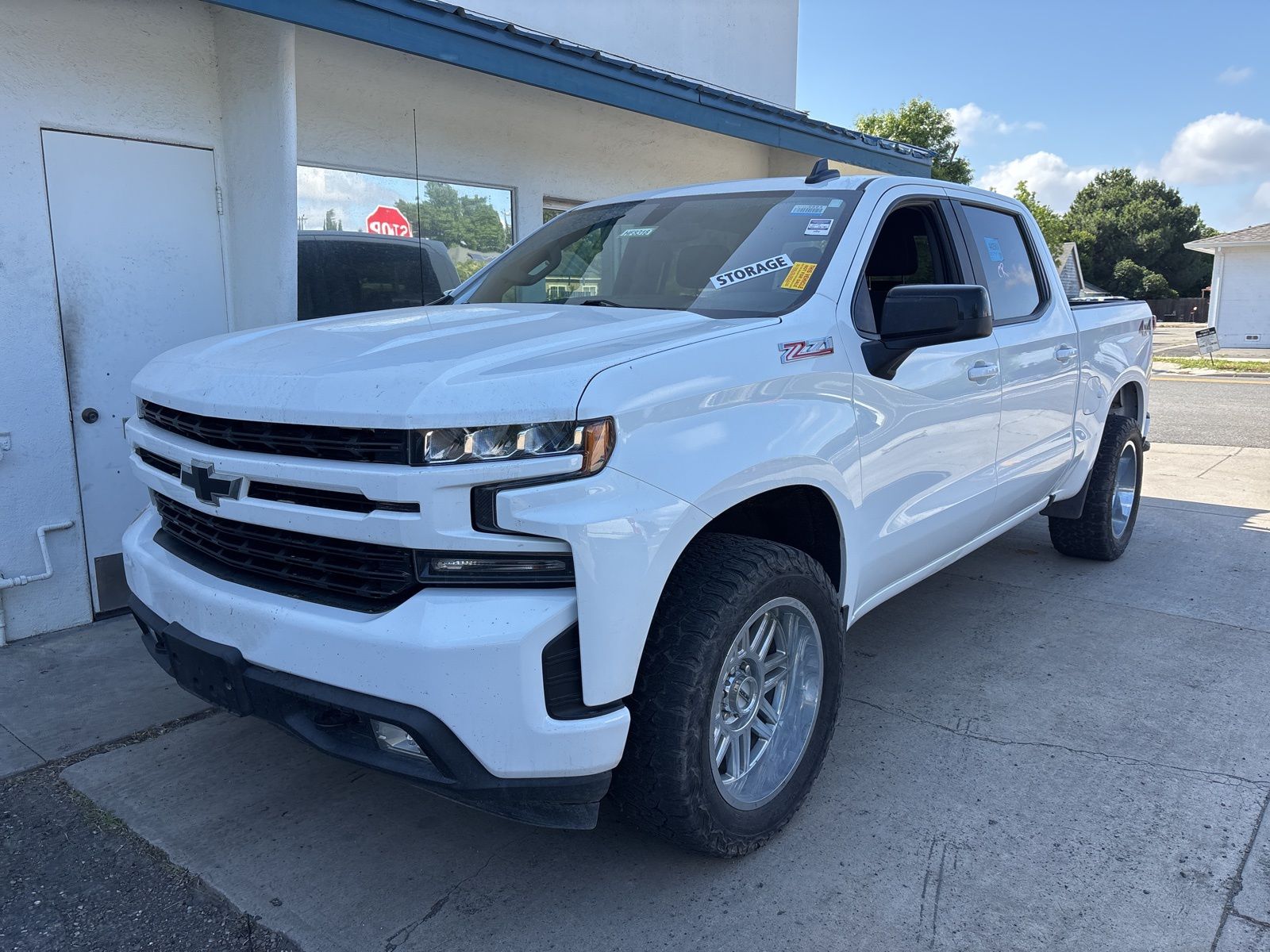 2019 Chevrolet Silverado 1500 RST photo 2