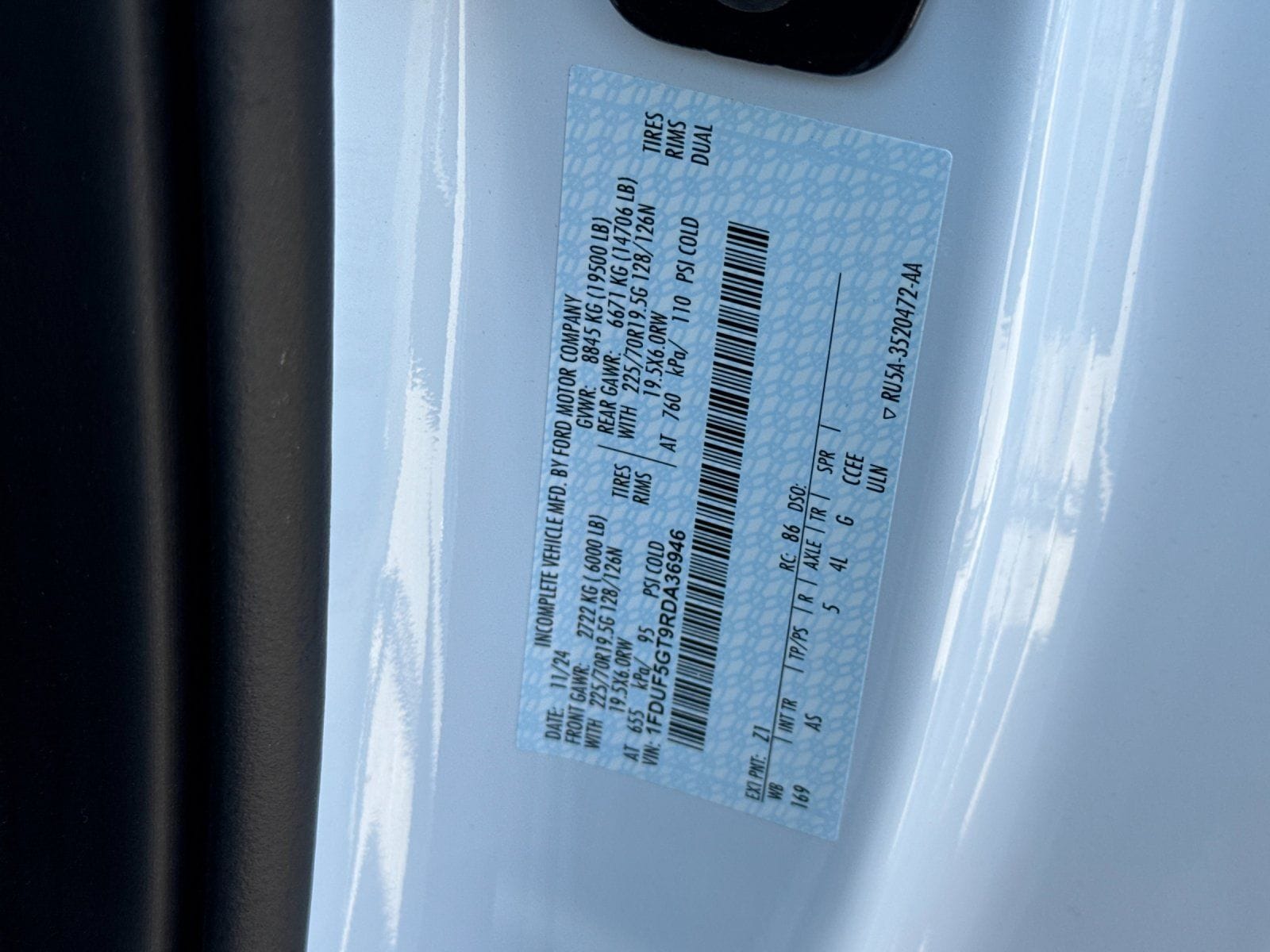 2024 Ford F-550 Super Duty Chassis Cab XL - Photo 31