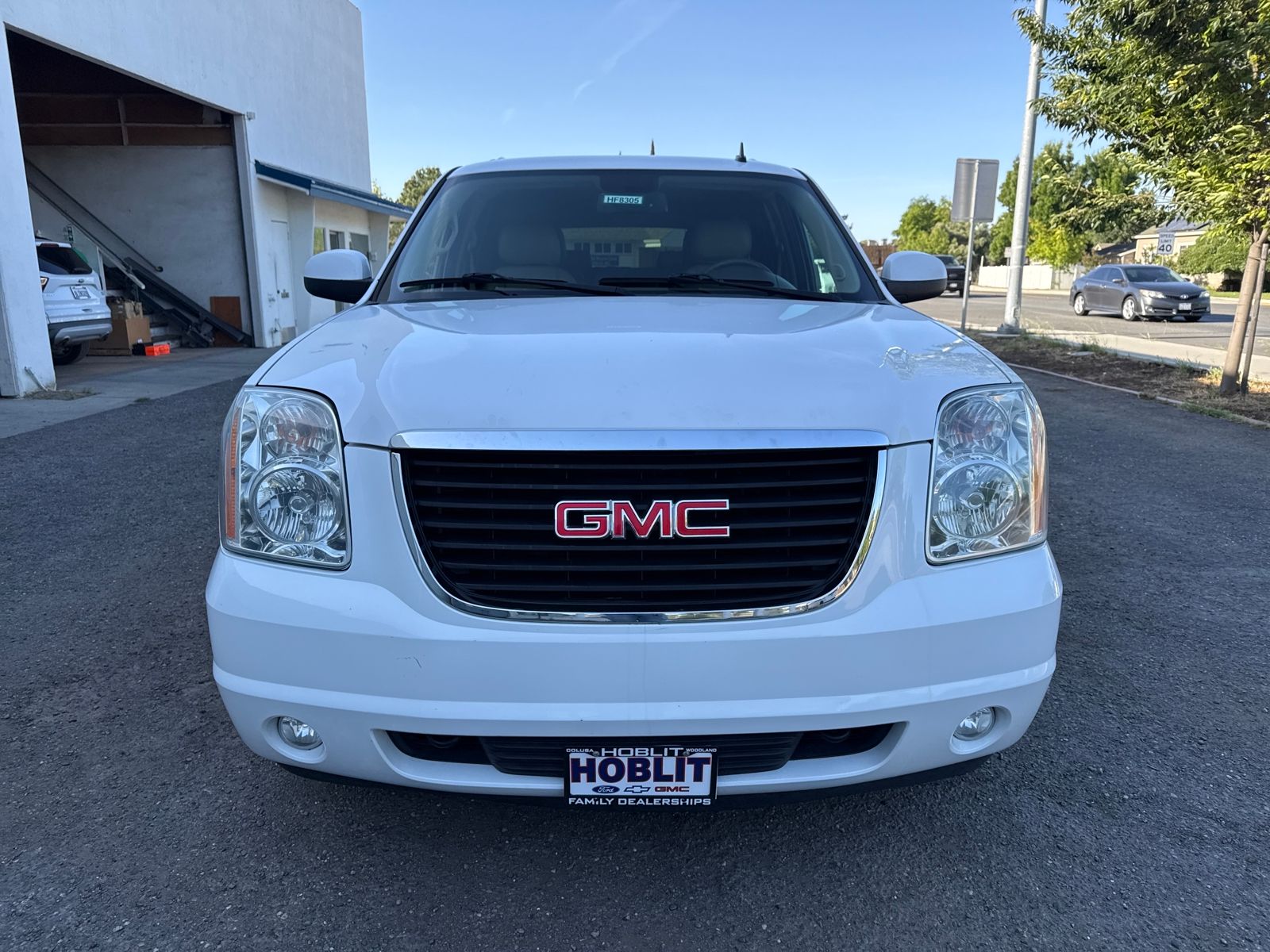 2014 GMC Yukon XL SLT 1500 w/ Leather & 3rd Row Seating photo 6