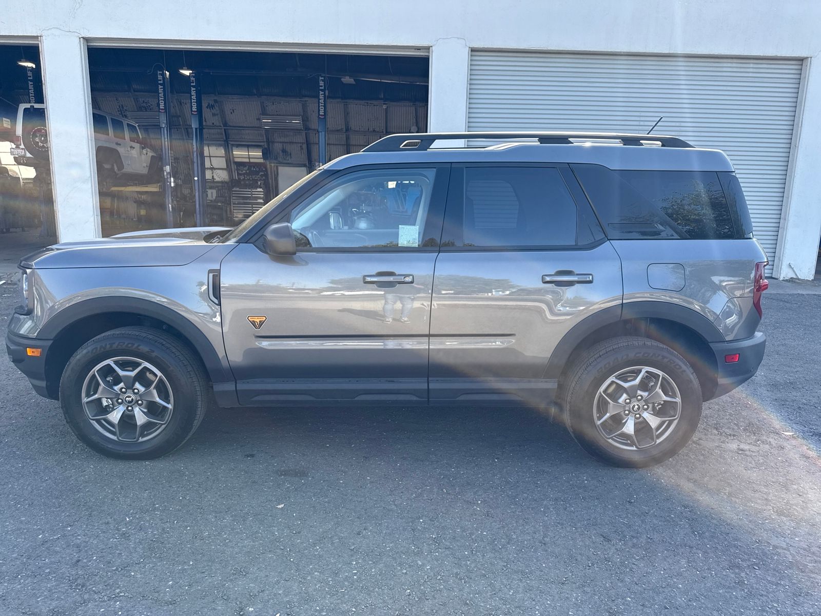 2023 Ford Bronco Sport Badlands photo 2
