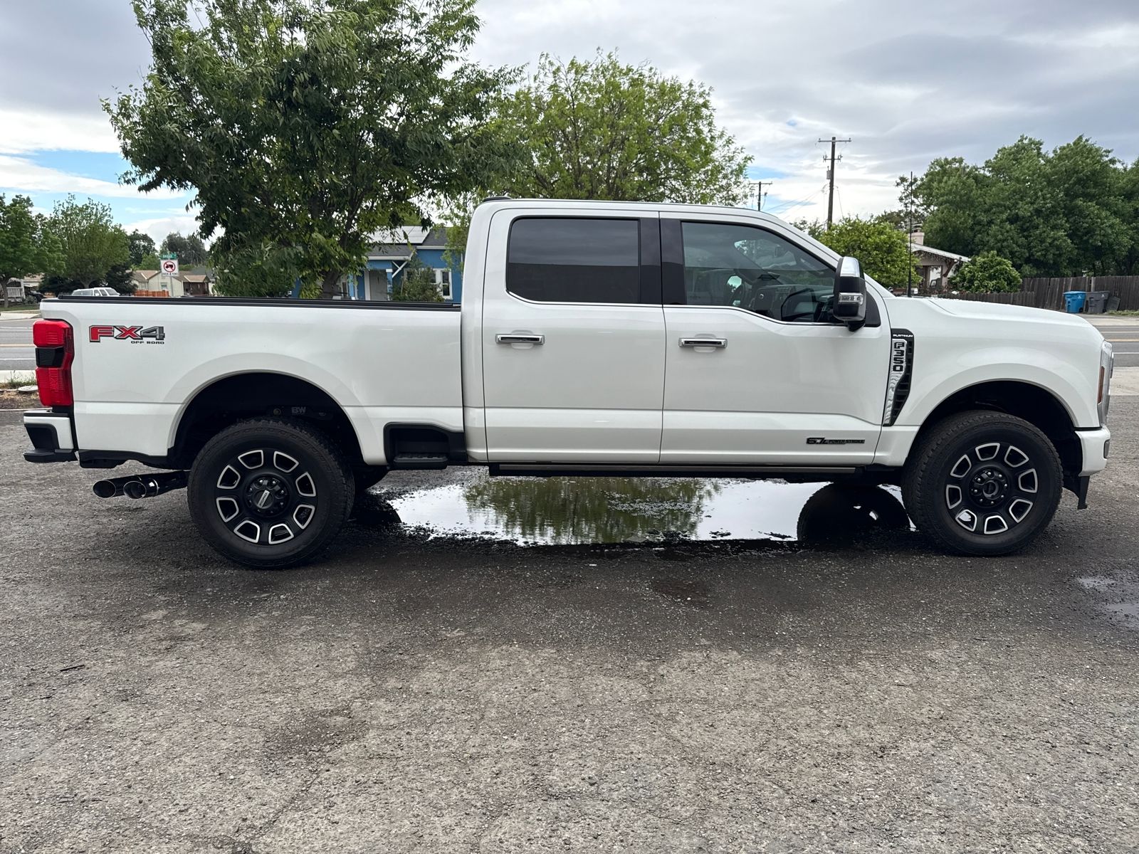 2024 Ford F-350SD Platinum FX4 Crew Cab Short Bed Powerstroke photo 5