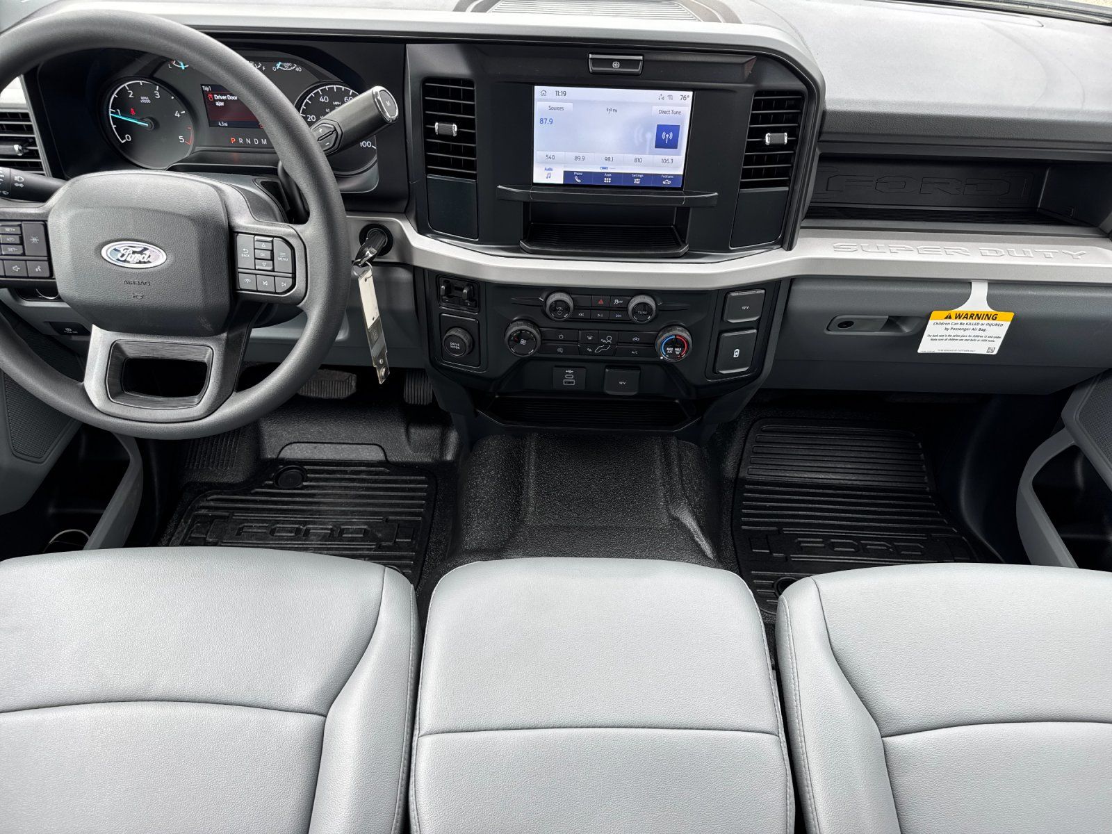 2026 Ford F-550 Super Duty Chassis Cab XLT - Photo 14