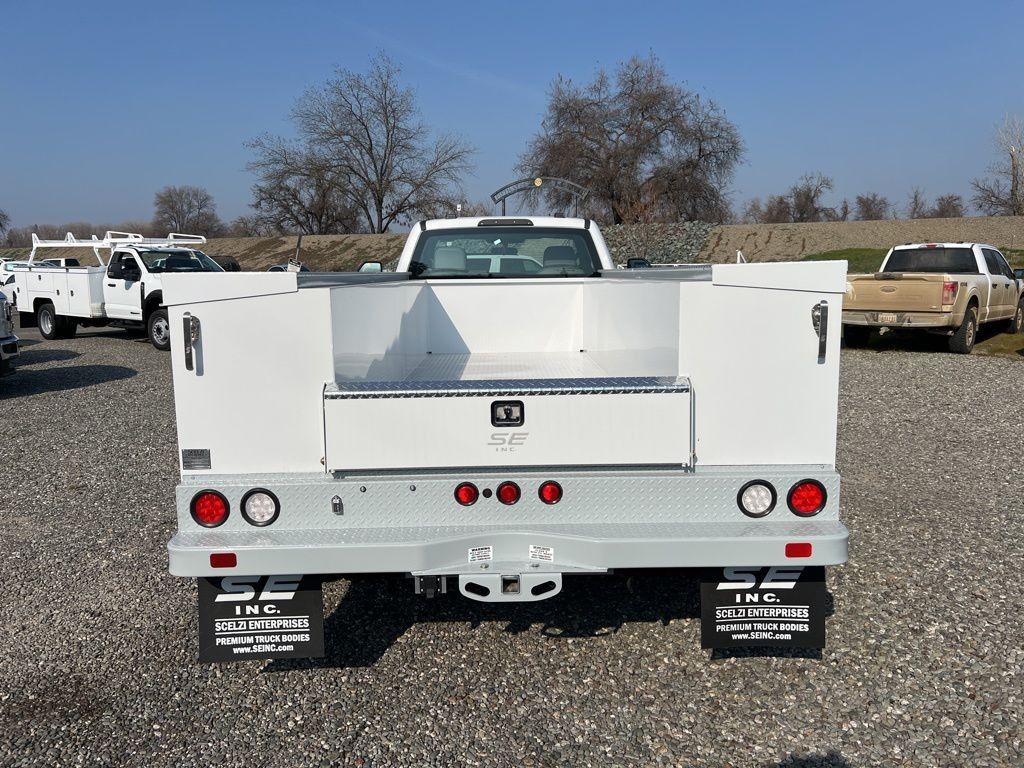 2024 Ford F-550 XL photo 4