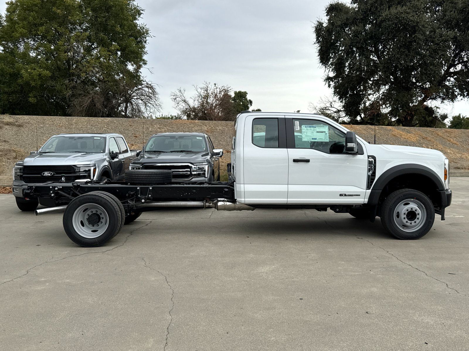 2026 Ford F-550 XL photo 2