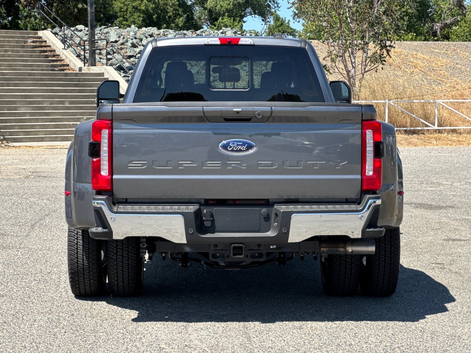 2025 Ford F-350 Lariat photo 4