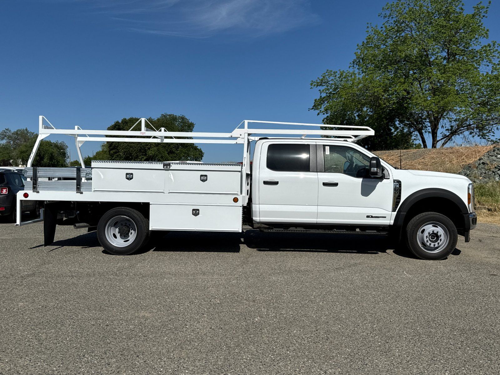 2025 Ford F-550 XL photo 2