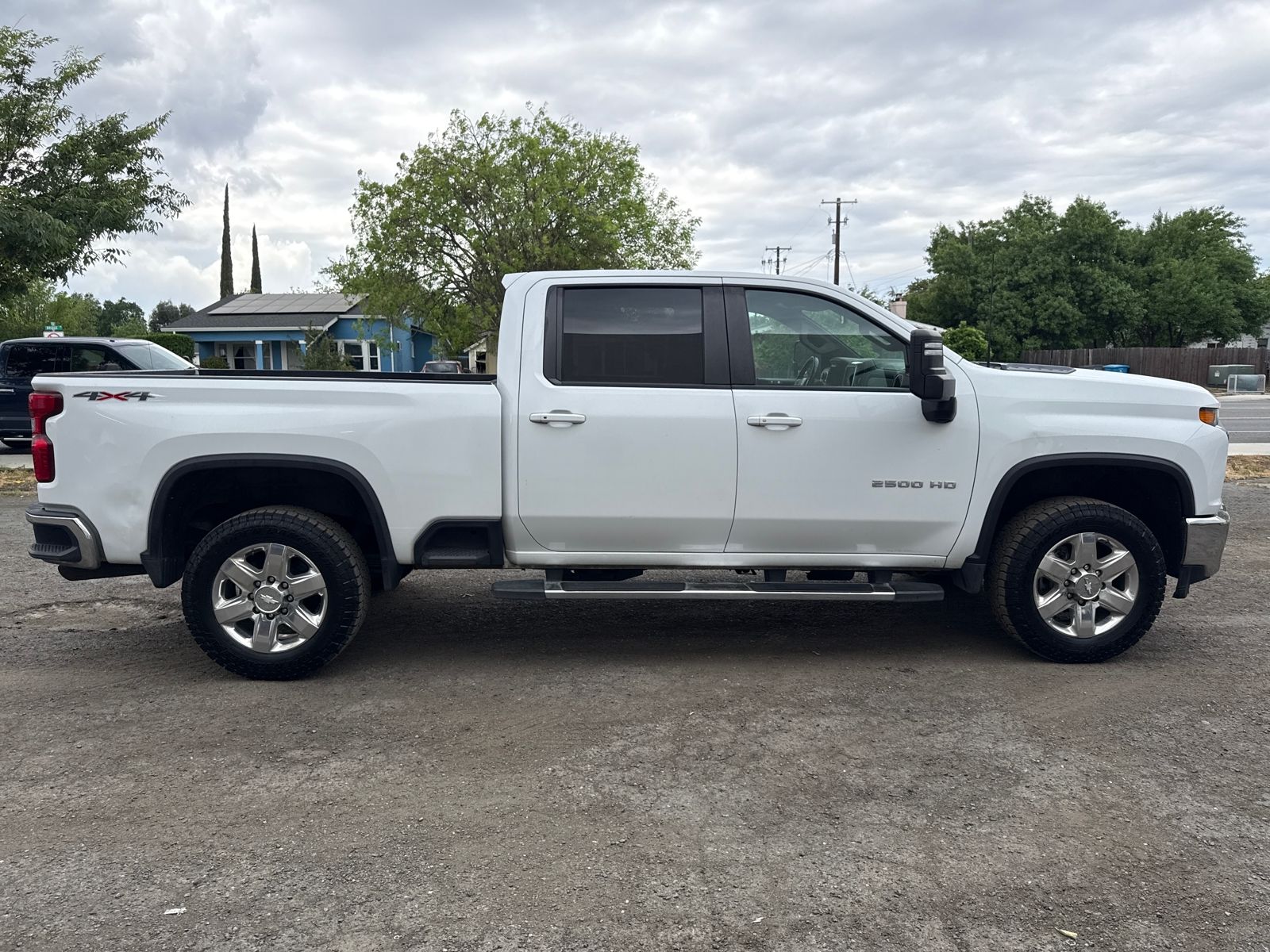 2020 Chevrolet Silverado 2500HD LT Crew Cab Short Bed 4x4 photo 5