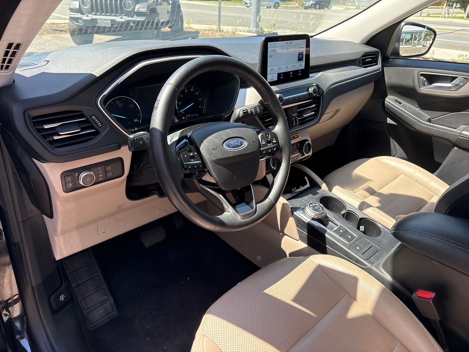 2022 Ford Escape Hybrid SEL photo 4