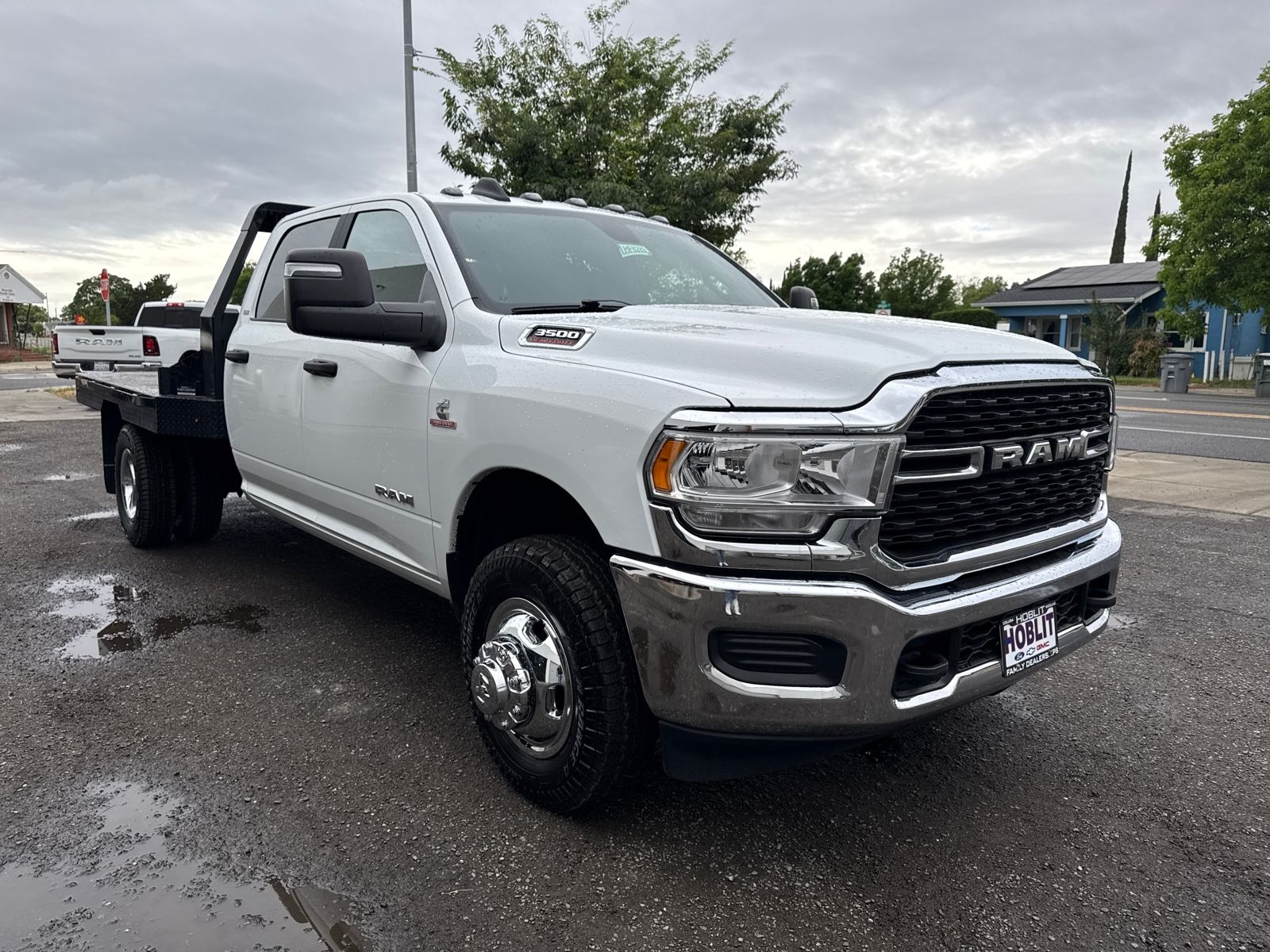 2024 Ram 3500 SLT Crew Cab 4x4 Cummins w/ 9 Flat Bed/Gooseneck P photo 6
