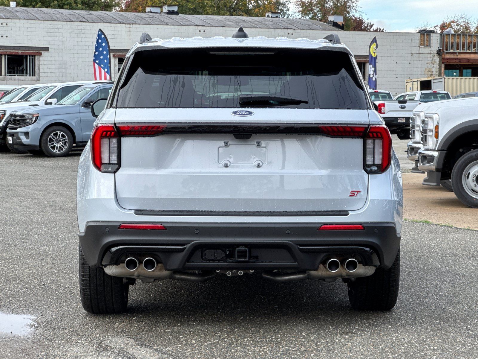 2026 Ford Explorer ST photo 4