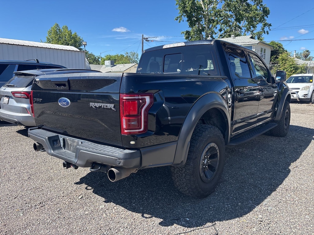Certified 2017 Ford F-150 Raptor Crew Cab 4x4 w/ Technology Pkg. Truck