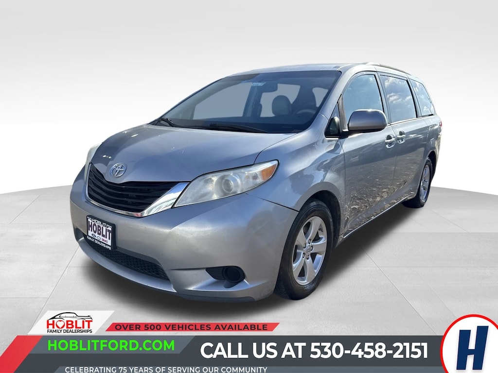 Used 2014 Toyota Sienna LE 8-Passenger w/ Leather Minivan/Van