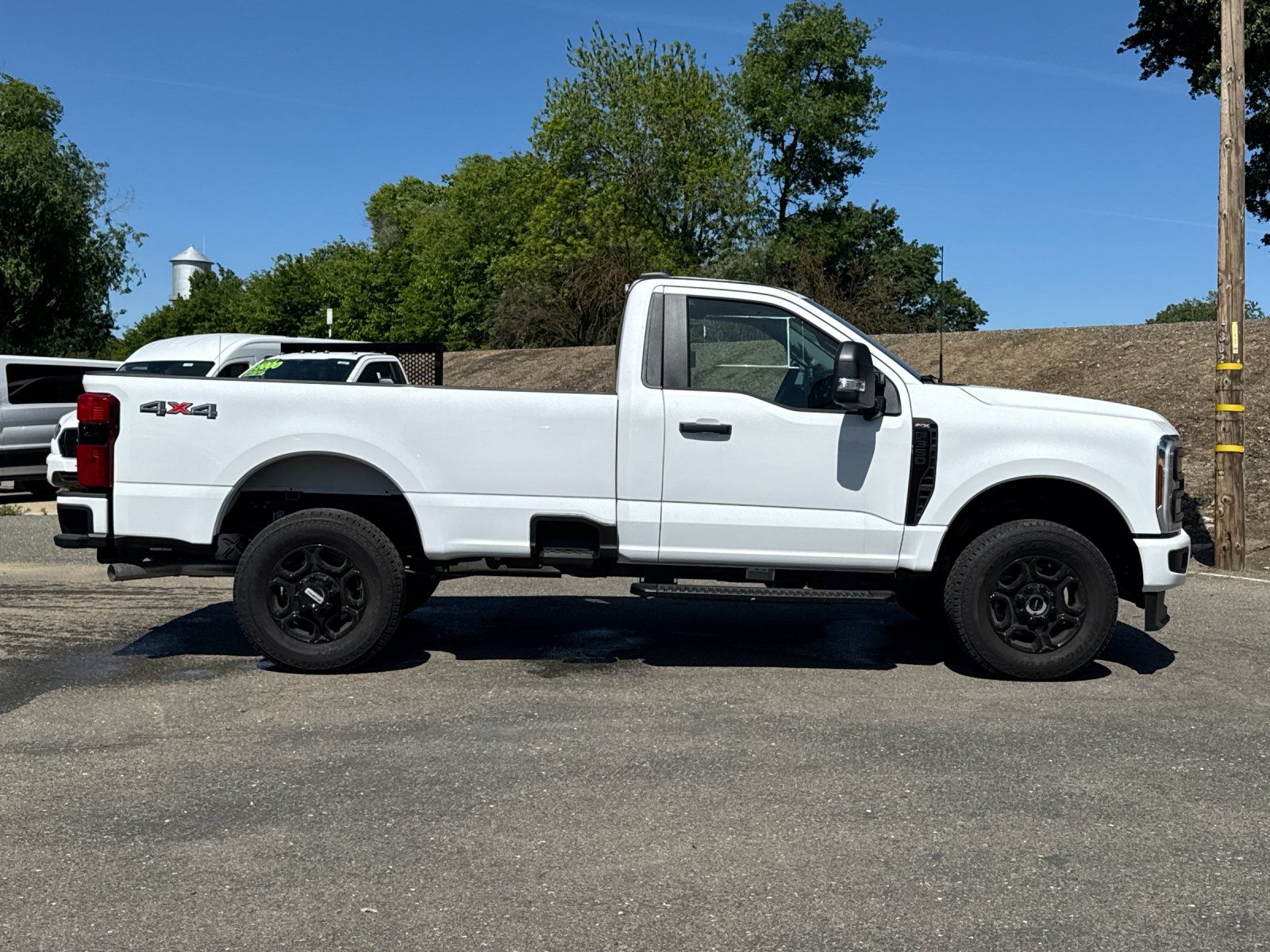 2025 Ford F-350 Super Duty XL - Photo 2
