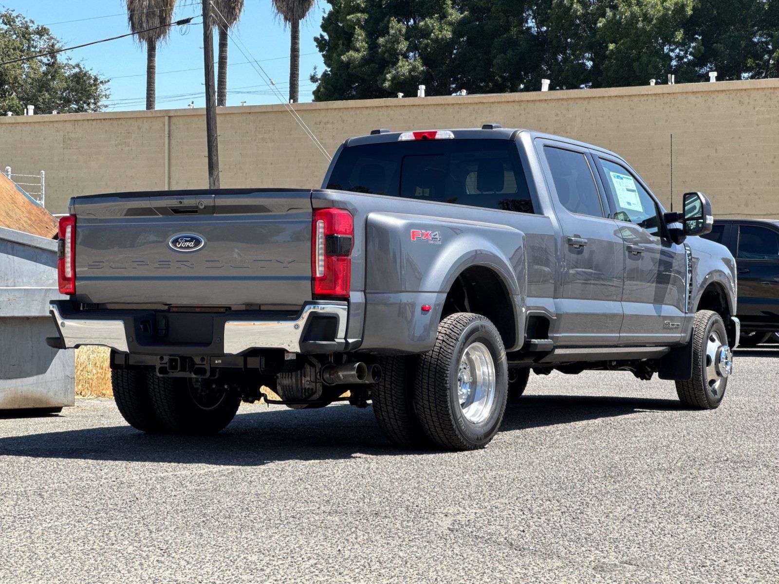 2025 Ford F-350 Lariat photo 3