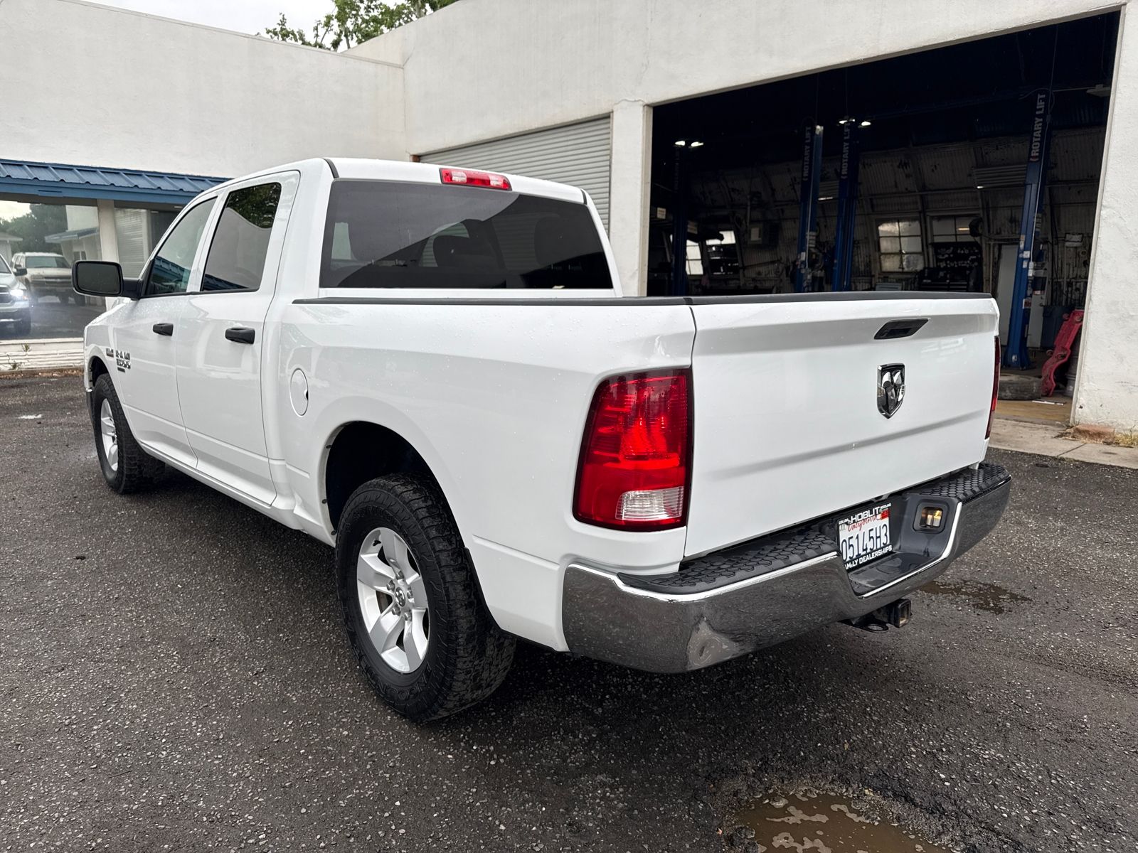 2021 Ram 1500 Classic Tradesman Crew Cab Hemi V8 photo 2