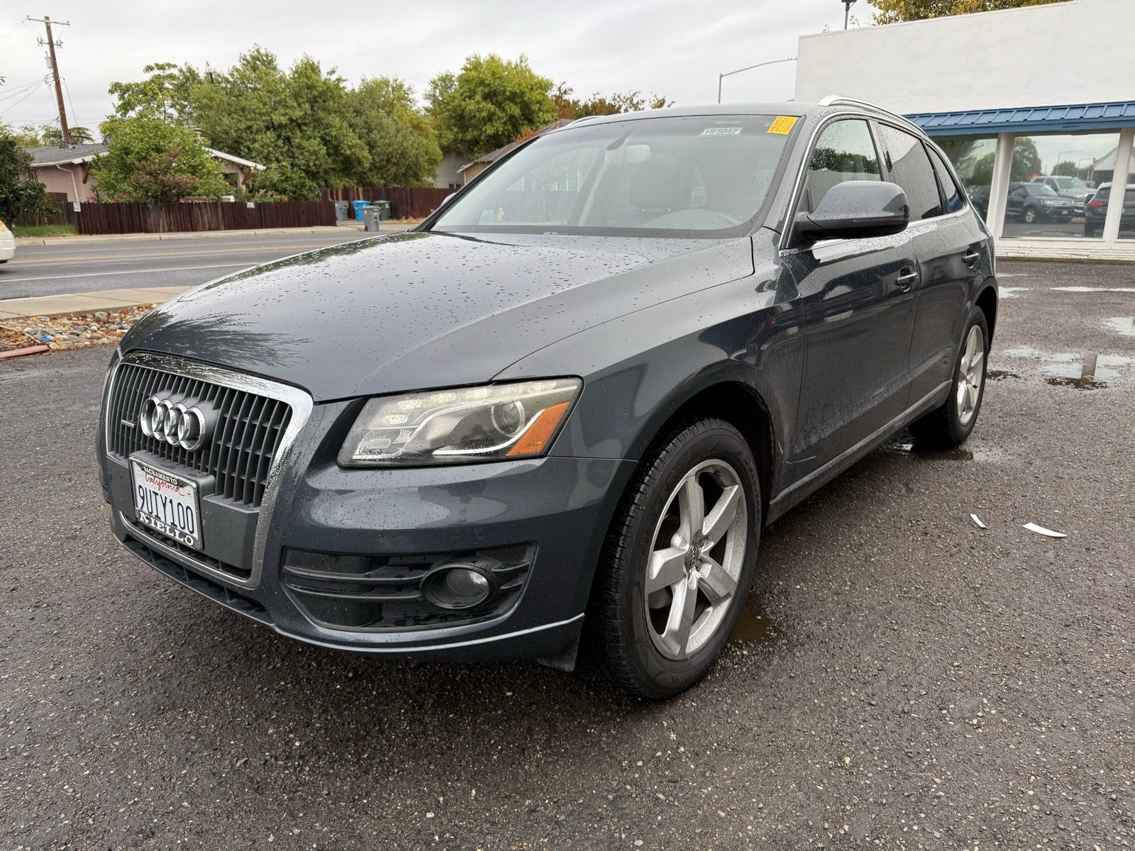 2011 Audi Q5 2.0T Premium photo 3