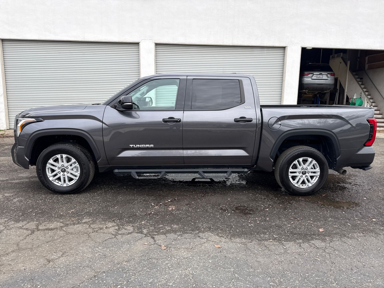 2023 Toyota Tundra SR5 photo 2