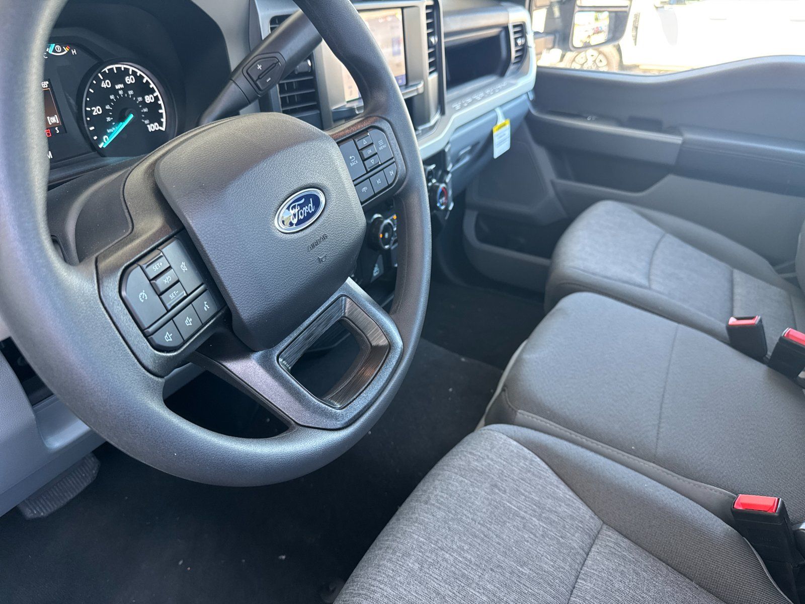 2025 Ford F-350 Super Duty XL - Photo 9