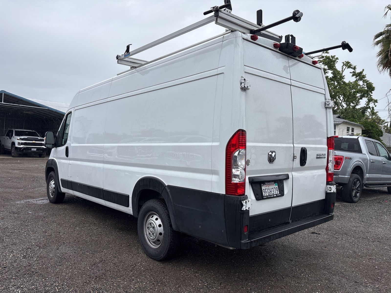 2023 Ram Promaster 3500 High Roof Cargo Van w/ Ladder Rack & Shelves photo 3