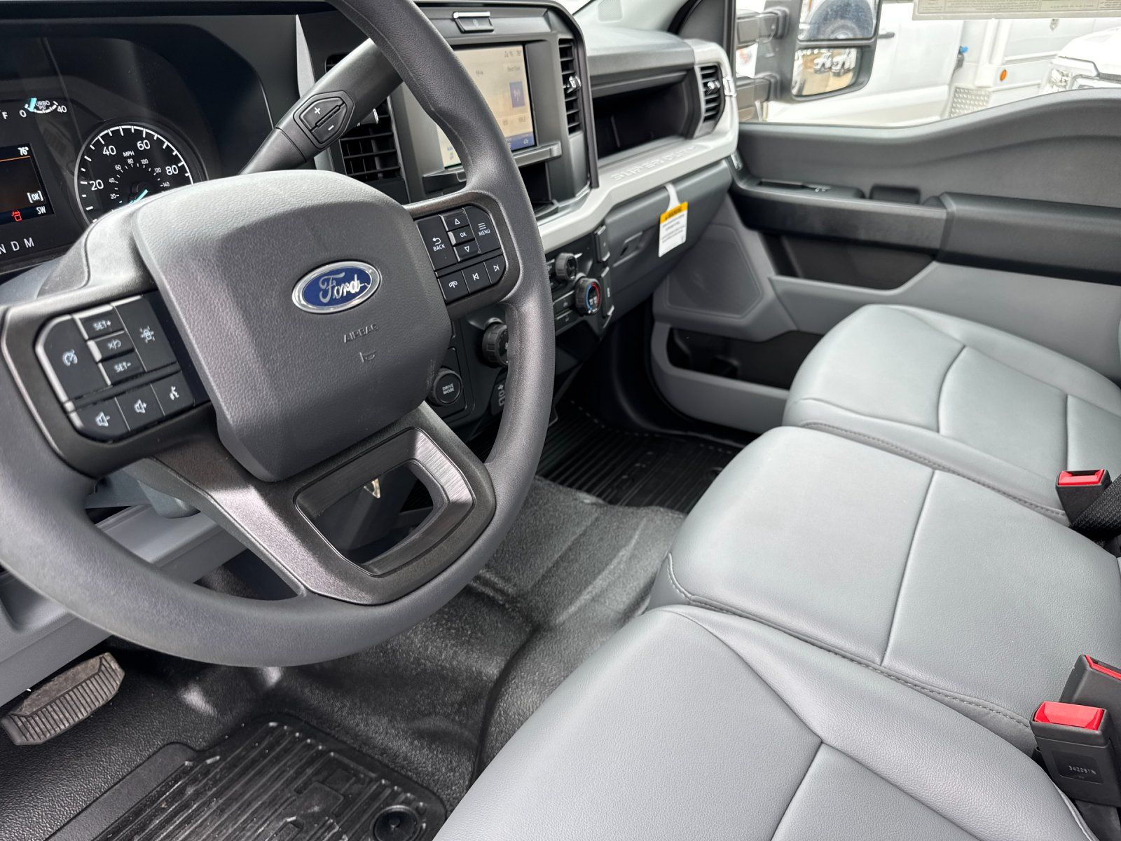 2026 Ford F-550 Super Duty Chassis Cab XLT - Photo 10