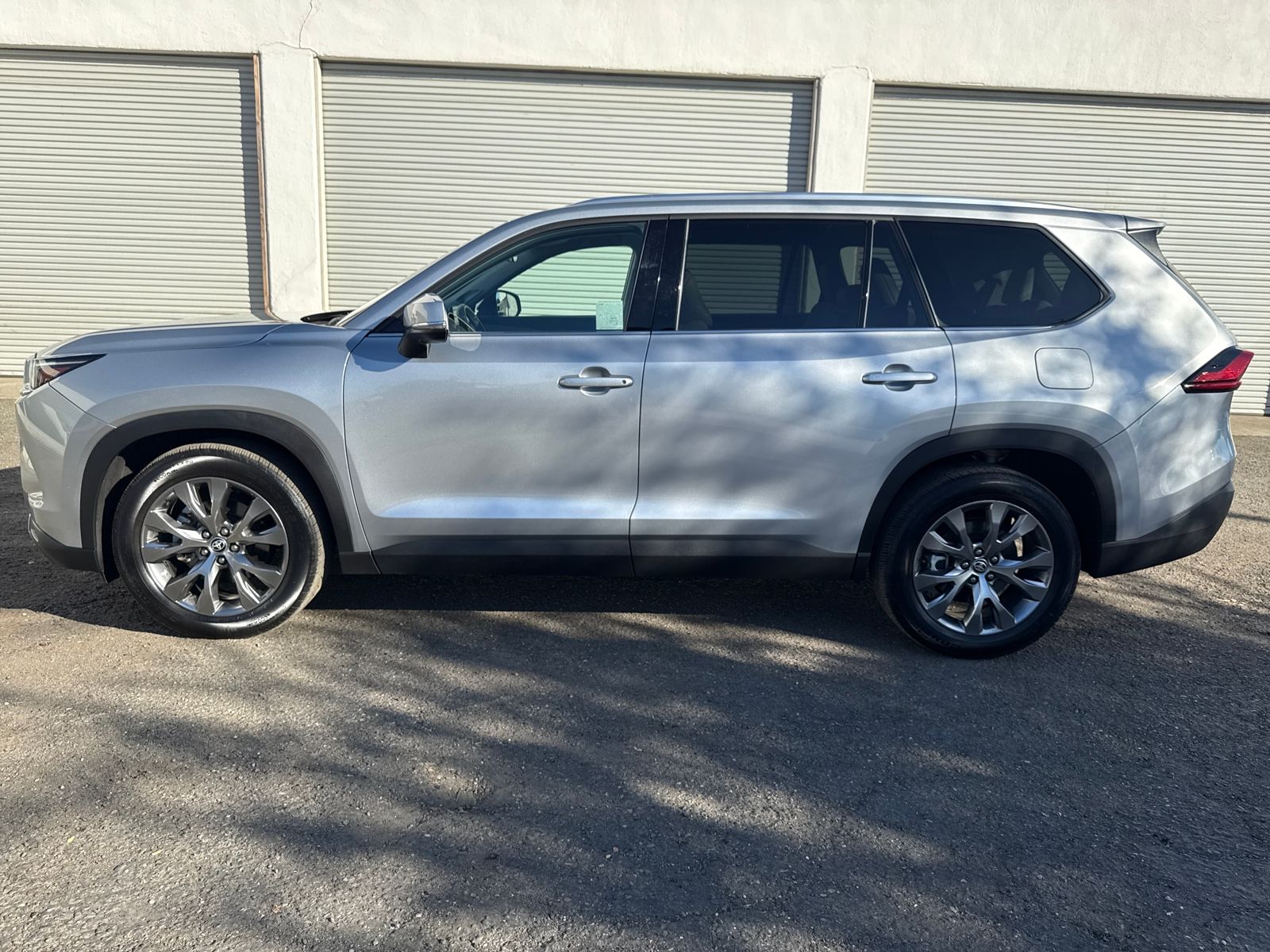 2024 Toyota Grand Highlander Limited photo 2