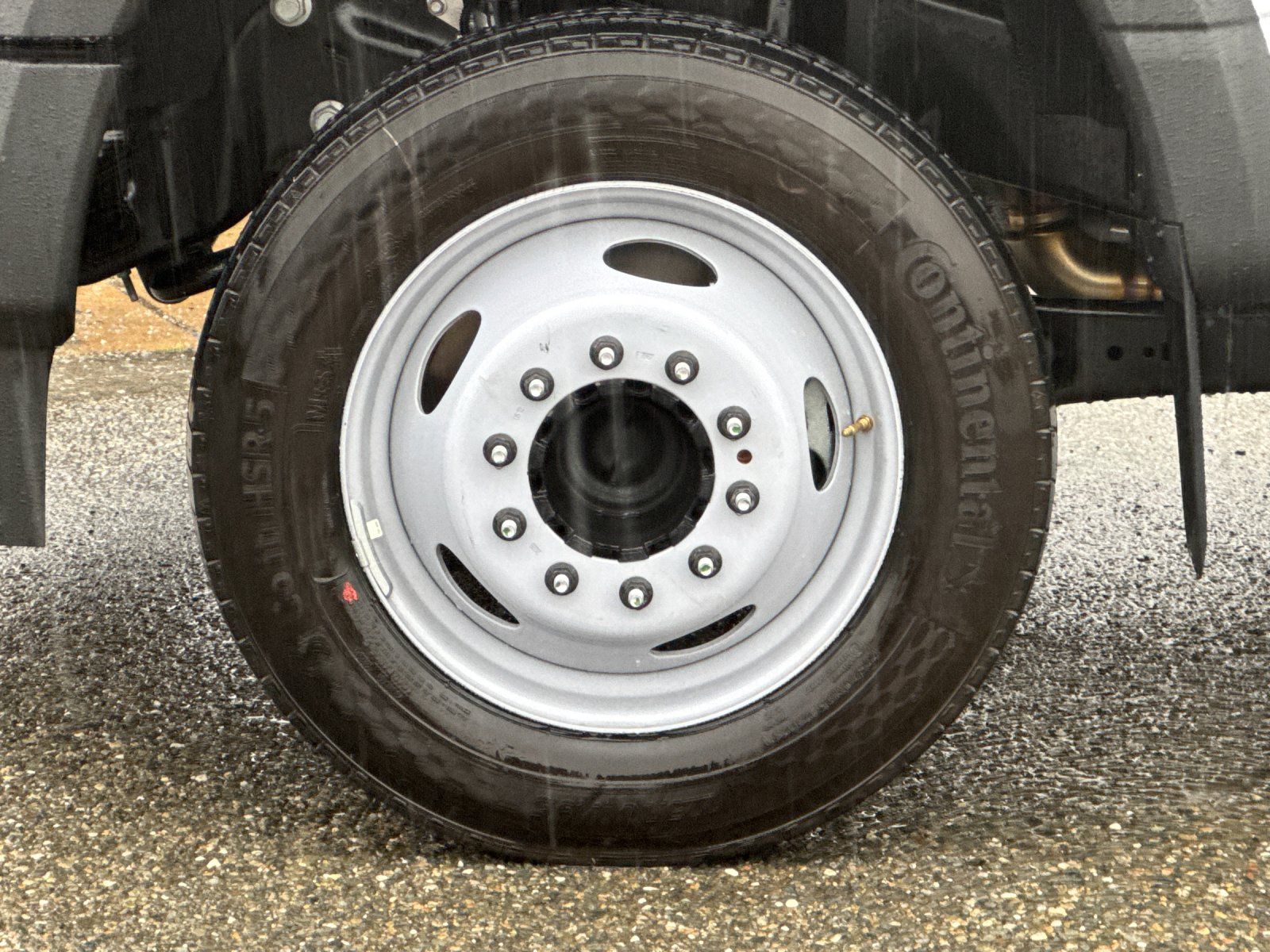 2025 Ford F-550 Super Duty Chassis Cab XL - Photo 26