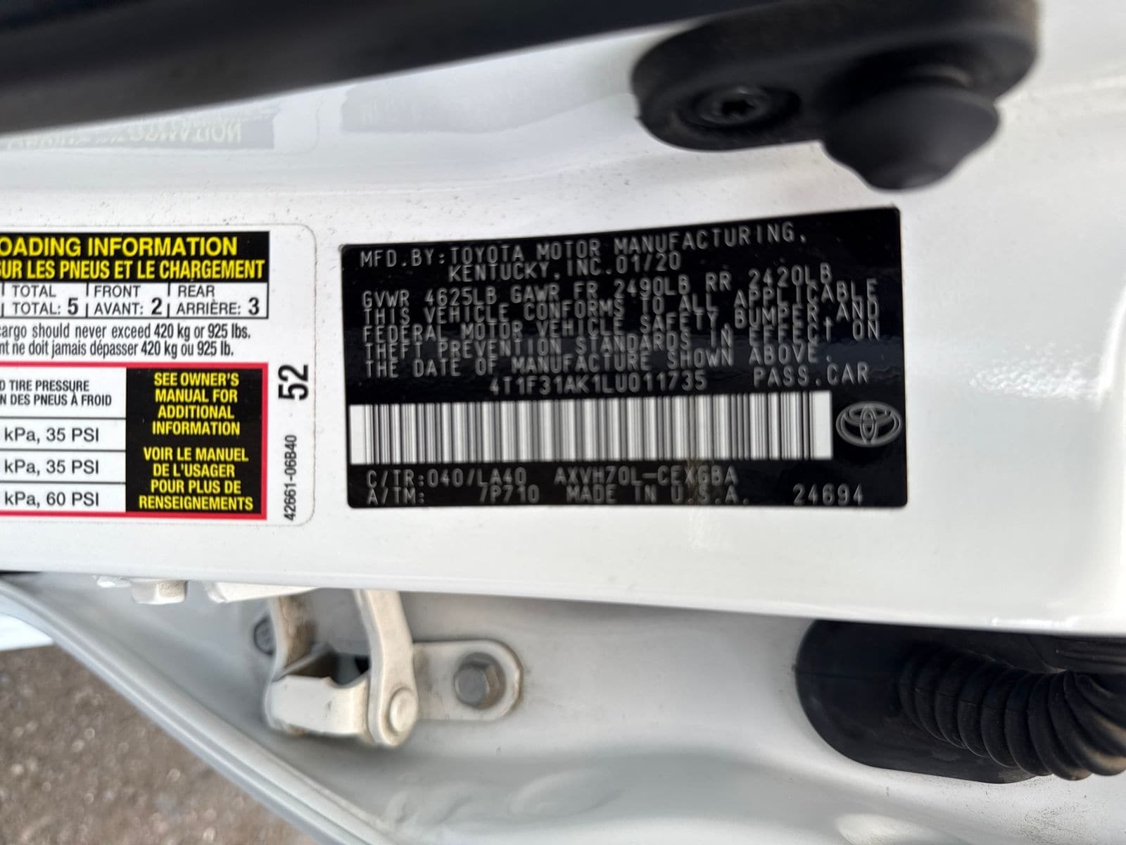 2020 Toyota Camry Hybrid XLE photo 5