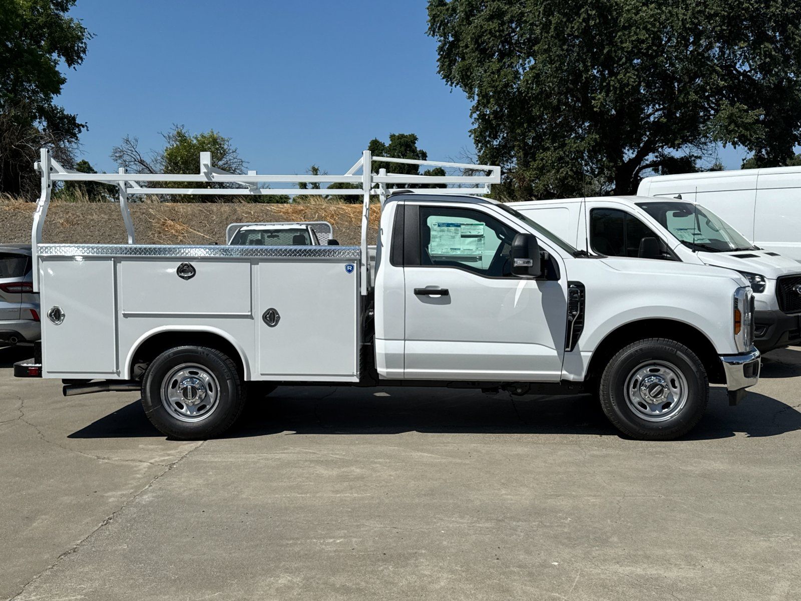 2025 Ford F-250 XL photo 2
