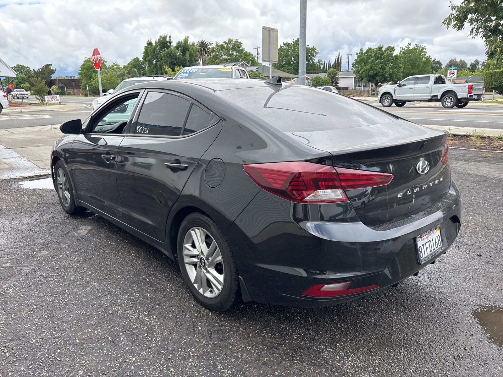 2020 Hyundai Elantra Value Edition photo 3