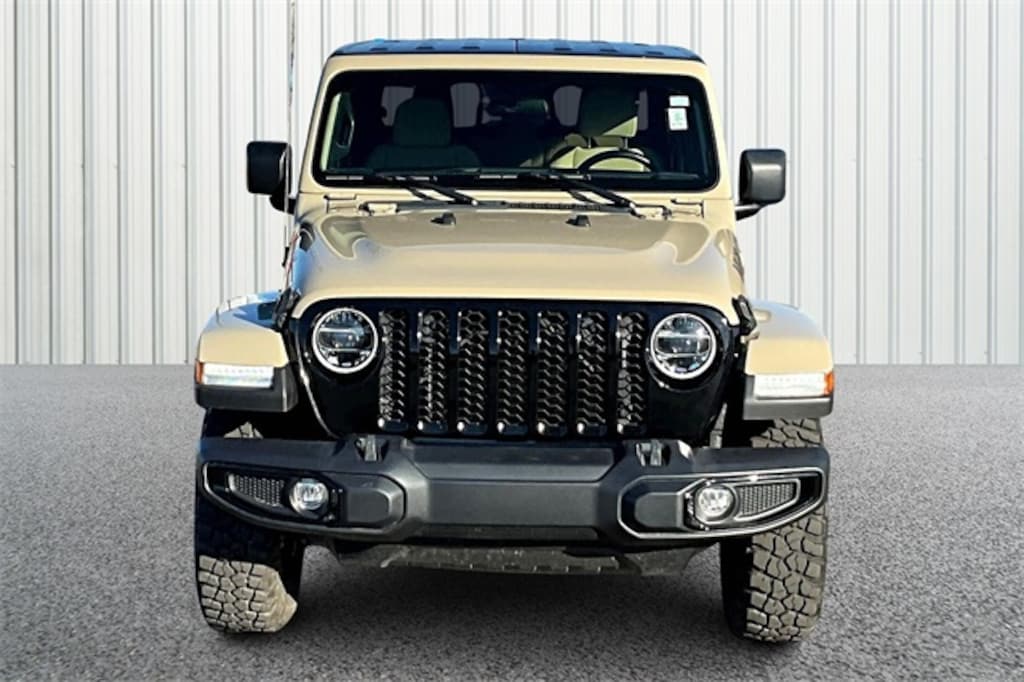 Used 2022 Jeep Gladiator Sport Truck Crew Cab
