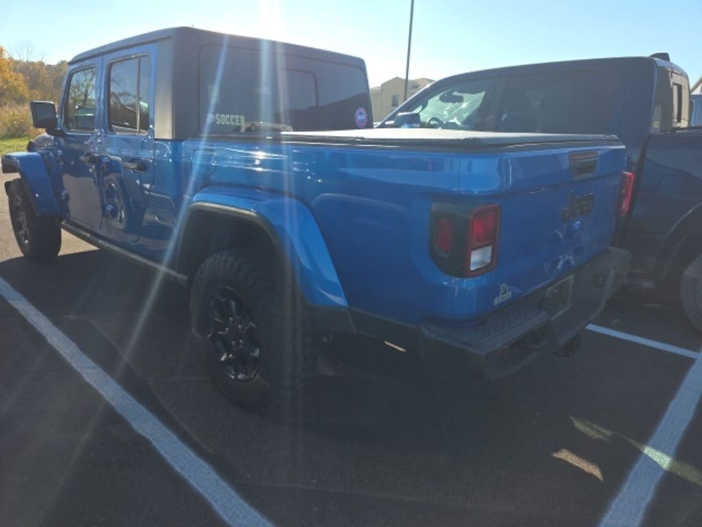 Used 2023 Jeep Gladiator Sport Truck Crew Cab
