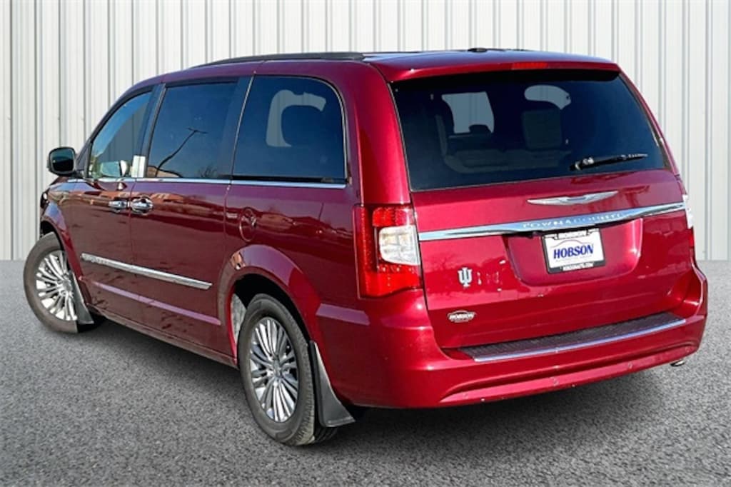 Used 2016 Chrysler Town & Country Touring-L Van LWB Passenger Van